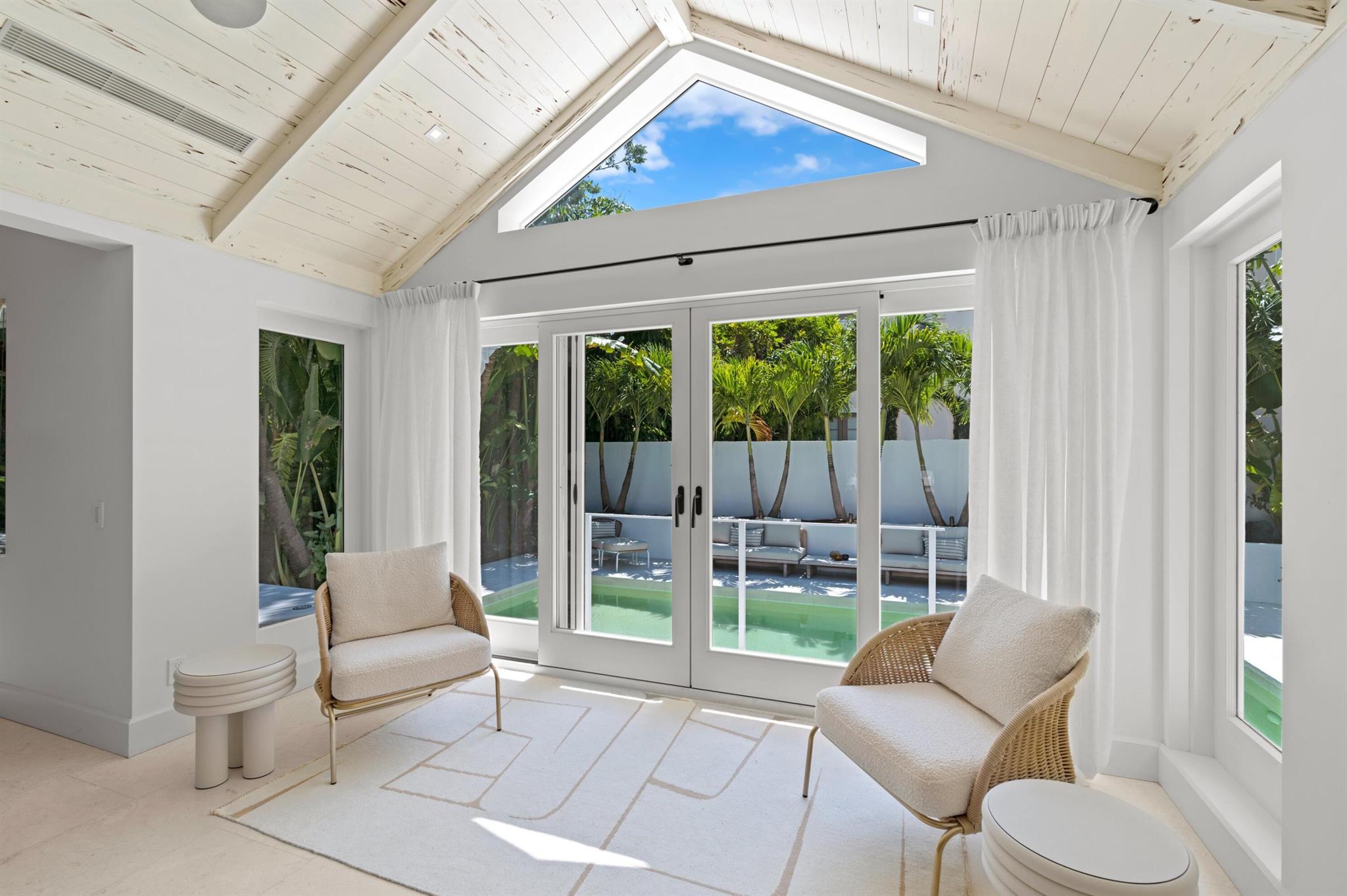 365 Hibiscus Avenue