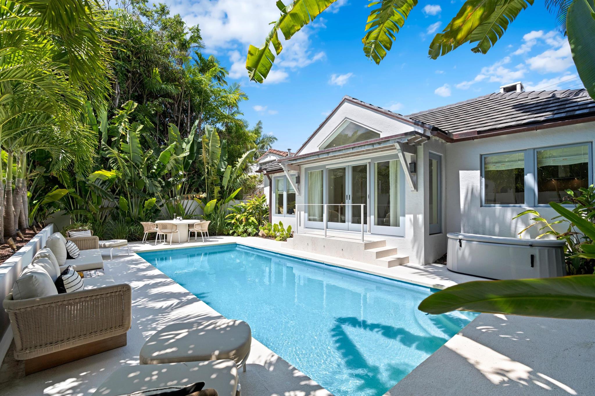 365 Hibiscus Avenue