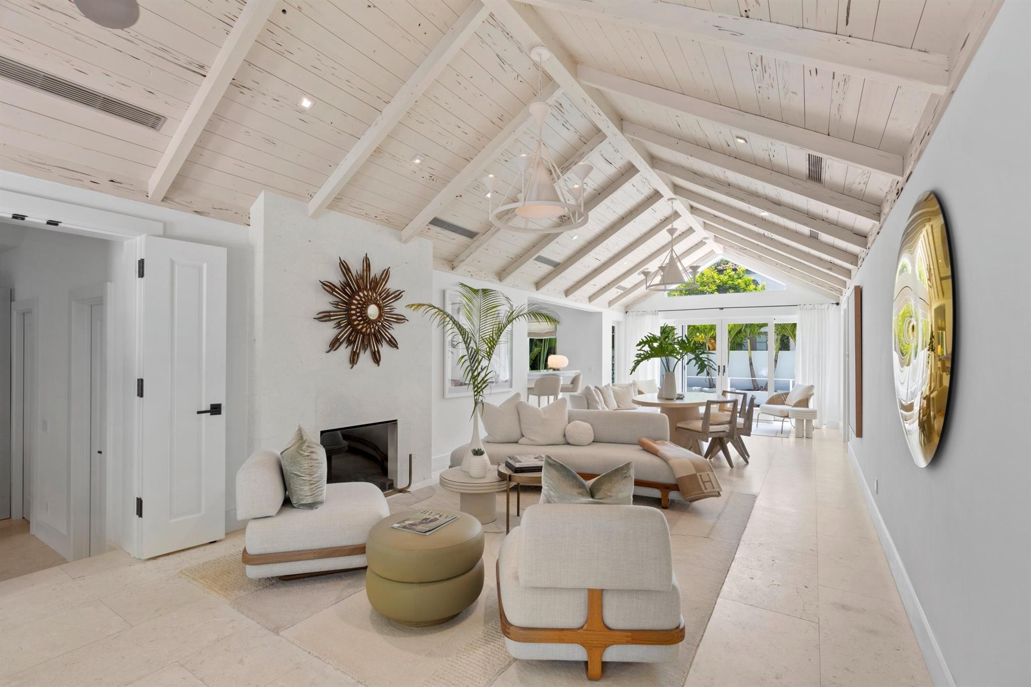 365 Hibiscus Avenue