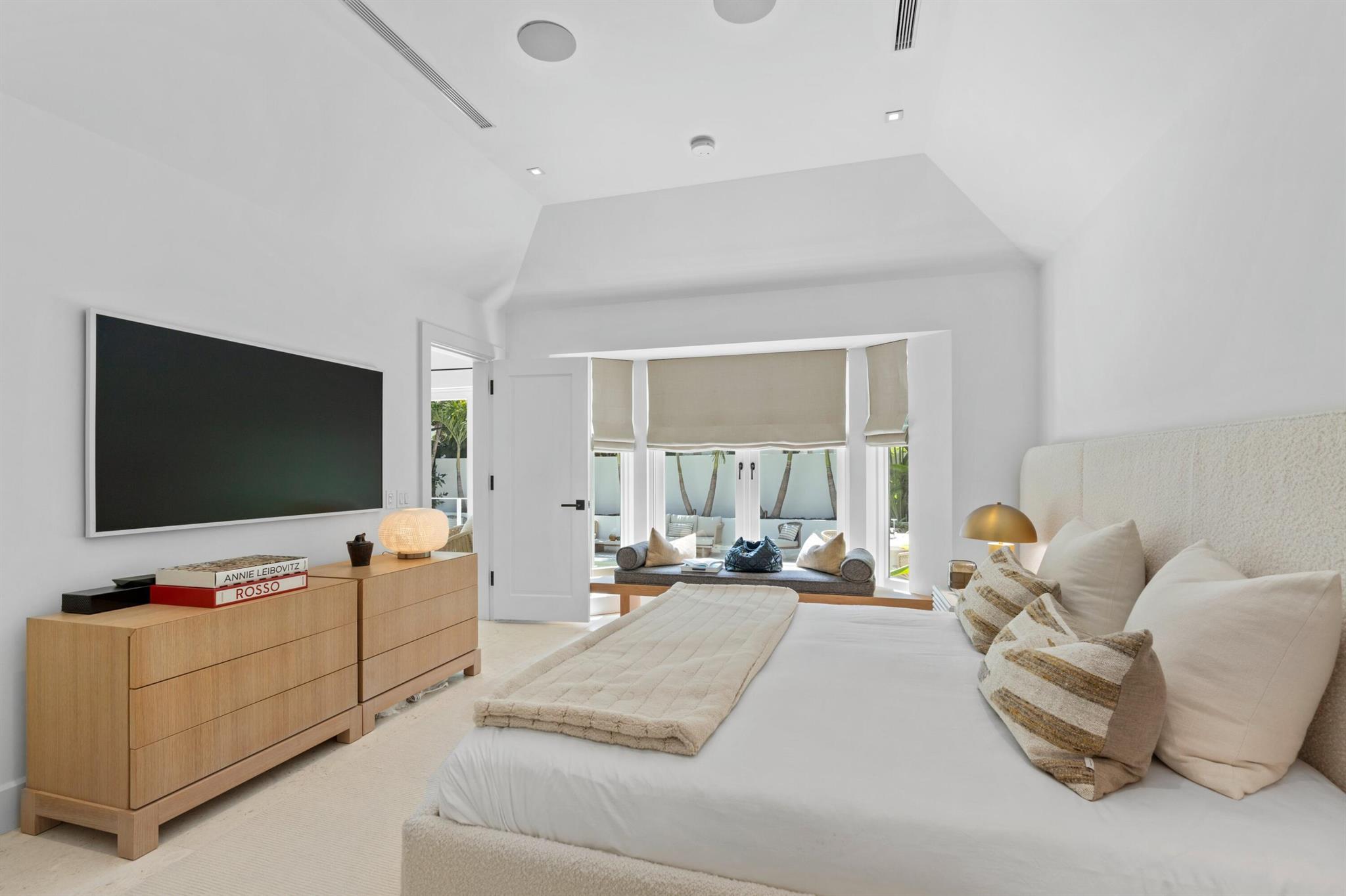 365 Hibiscus Avenue