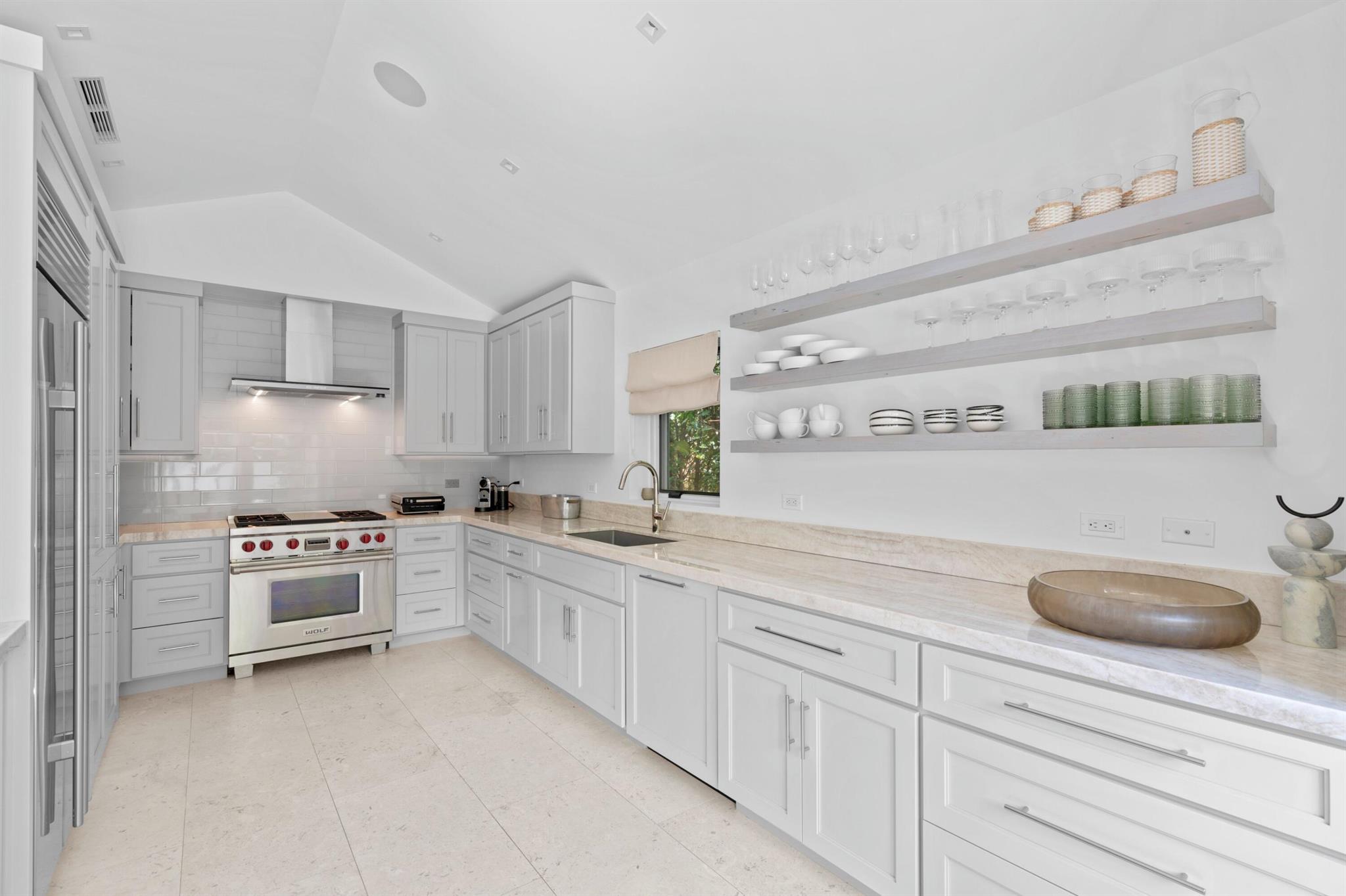 365 Hibiscus Avenue
