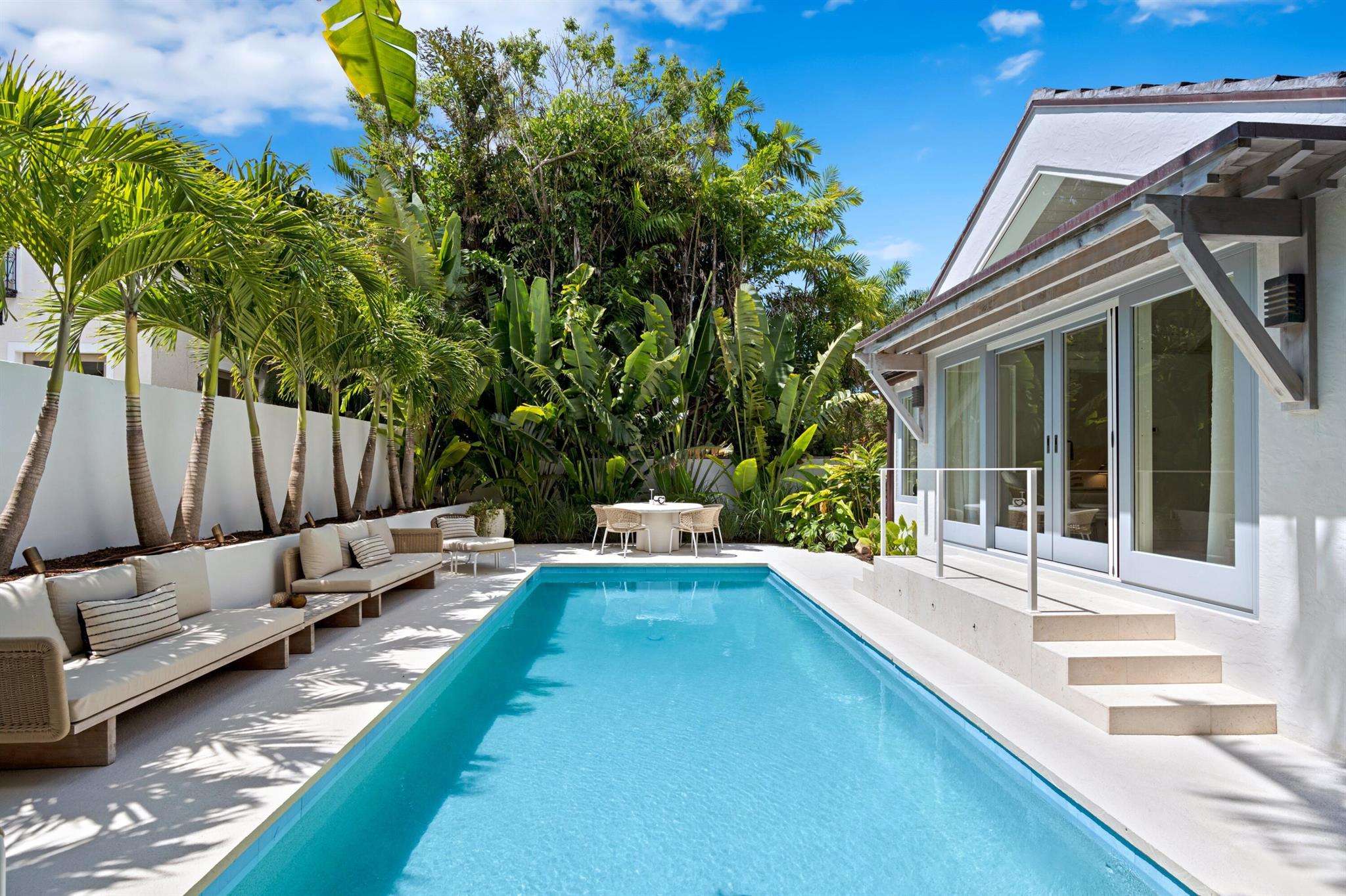 365 Hibiscus Avenue