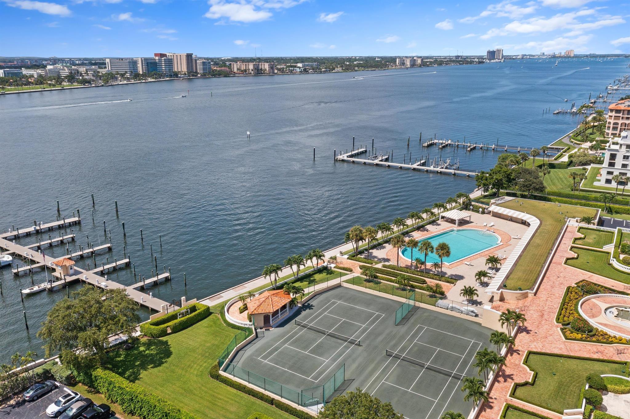 150 Bradley Place 712