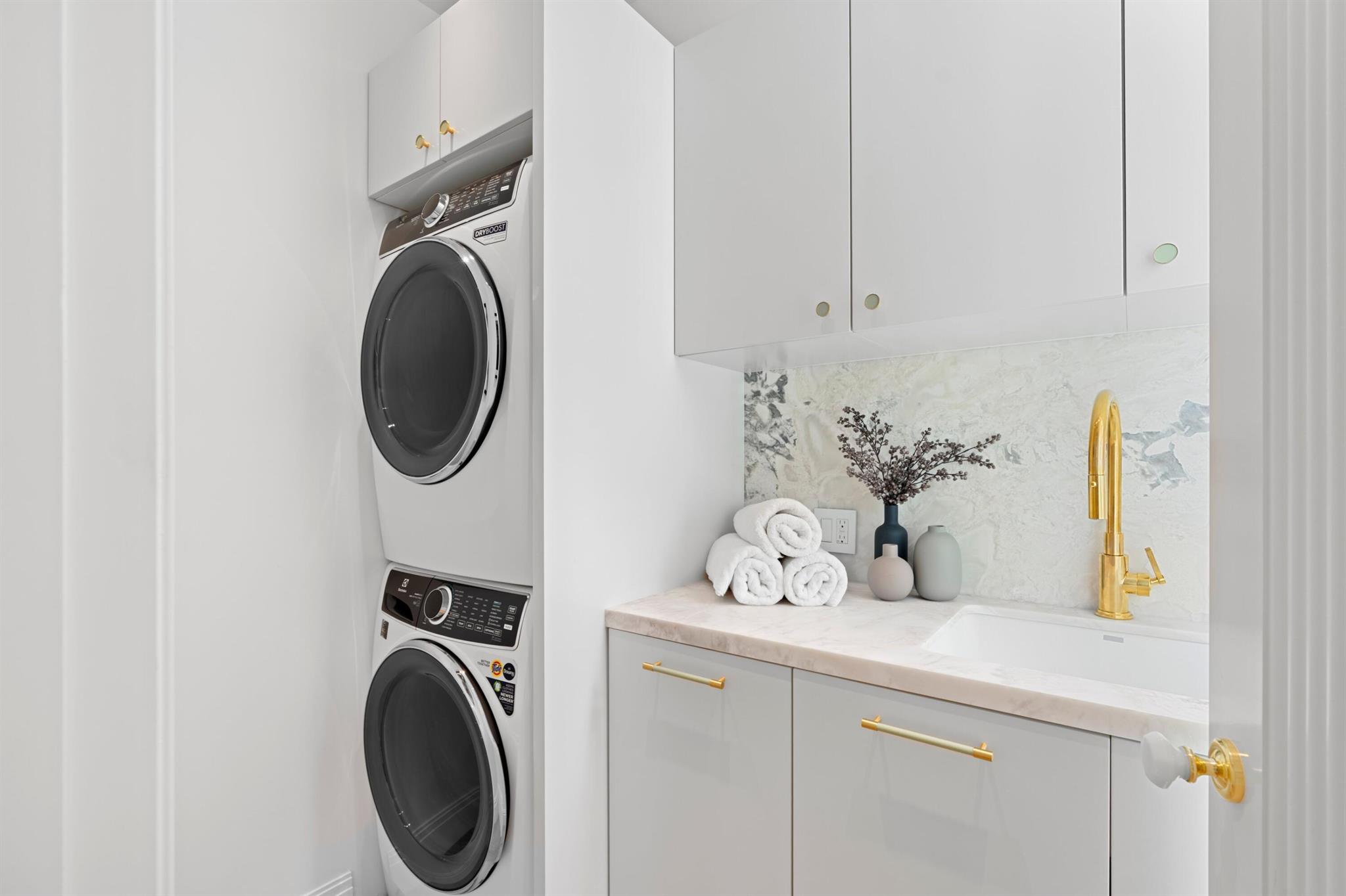 255 Royal Poinciana Way