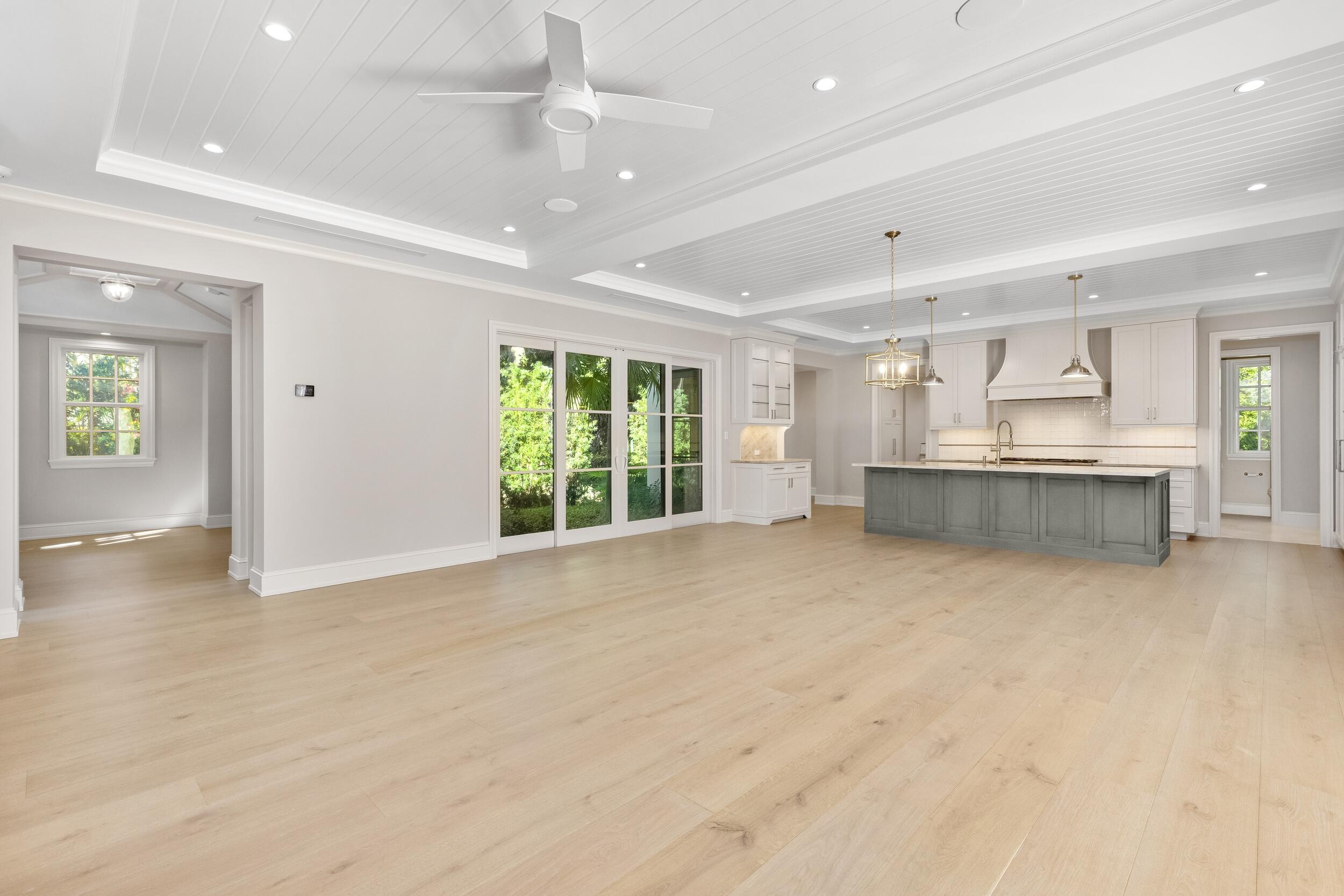 433 Antigua Lane, Palm Beach