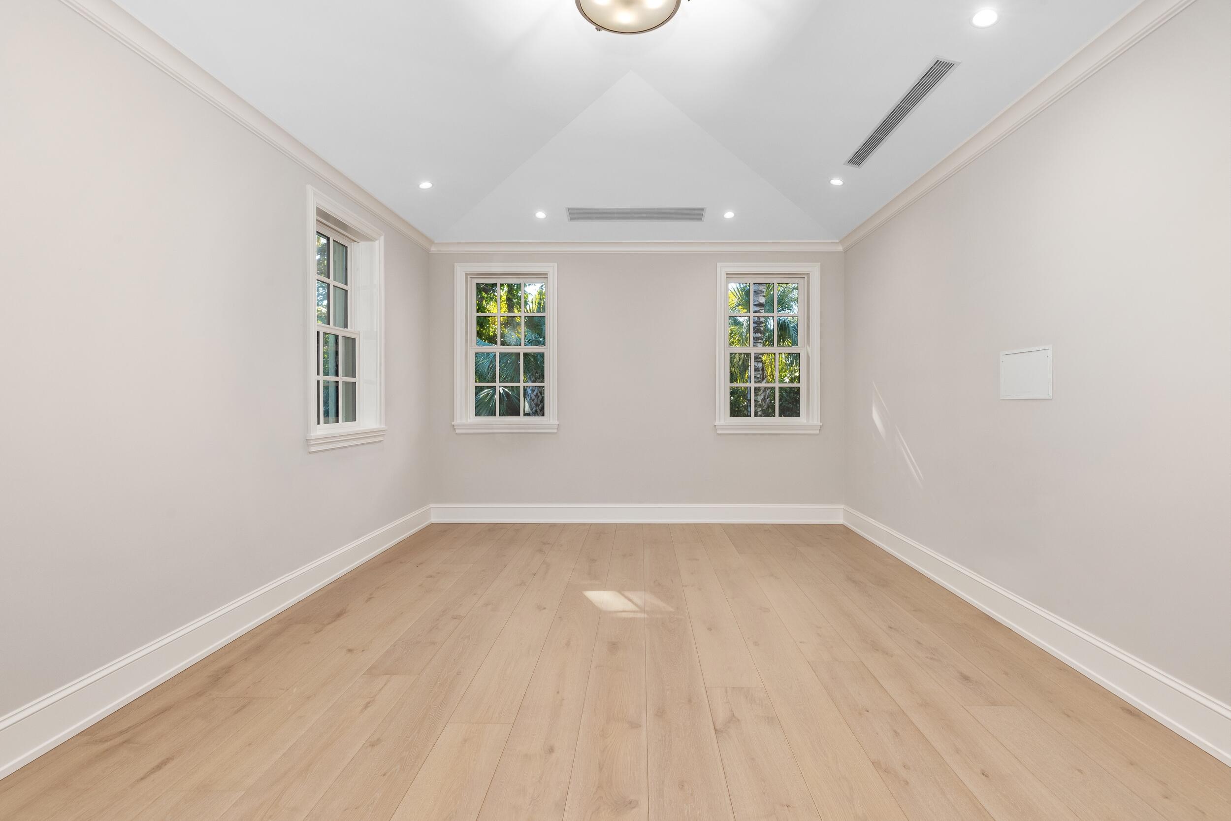 433 Antigua Lane, Palm Beach