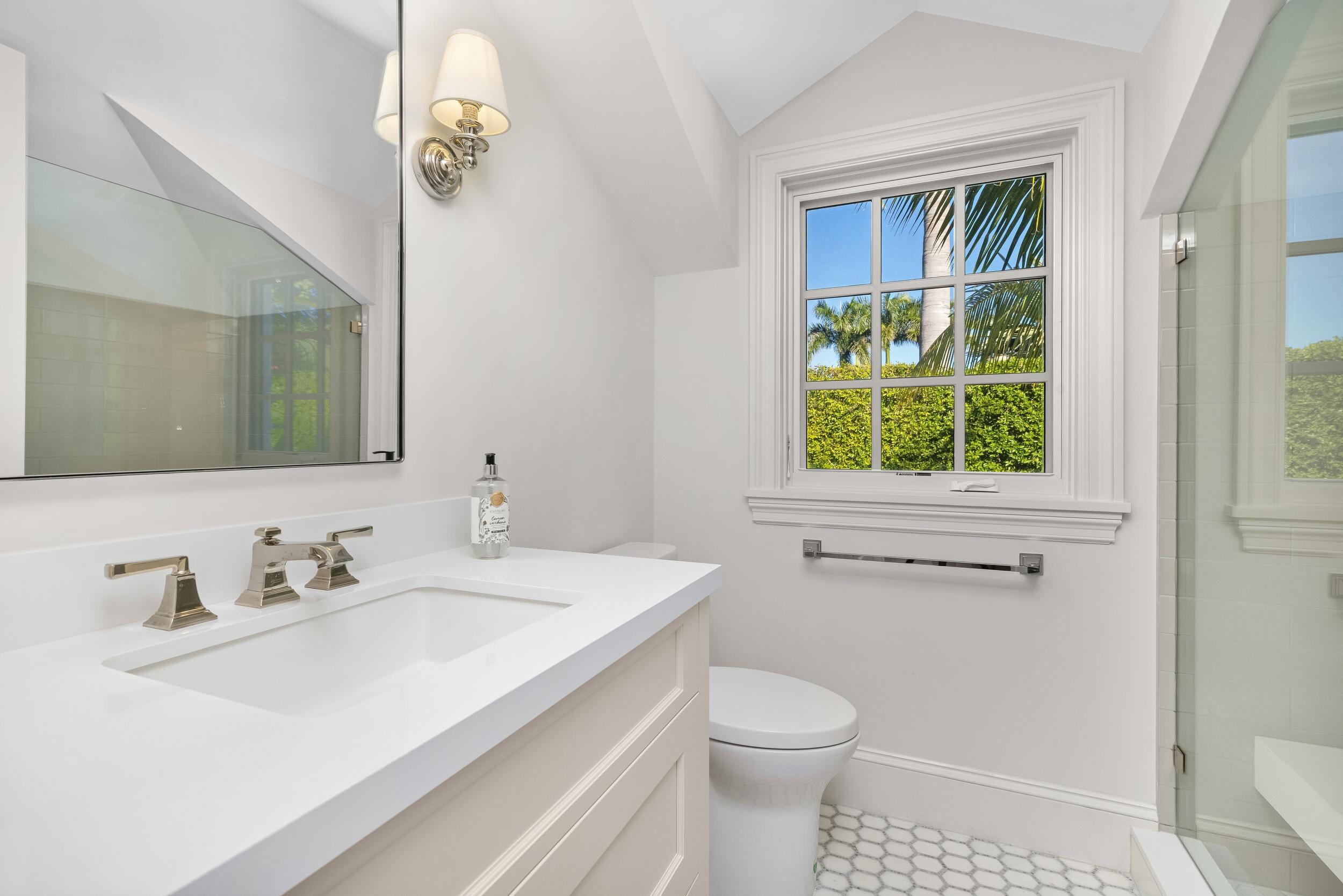 433 Antigua Lane, Palm Beach