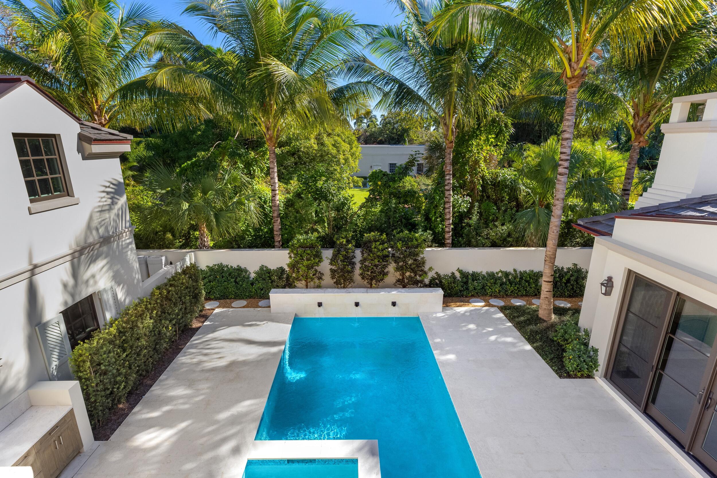 433 Antigua Lane, Palm Beach