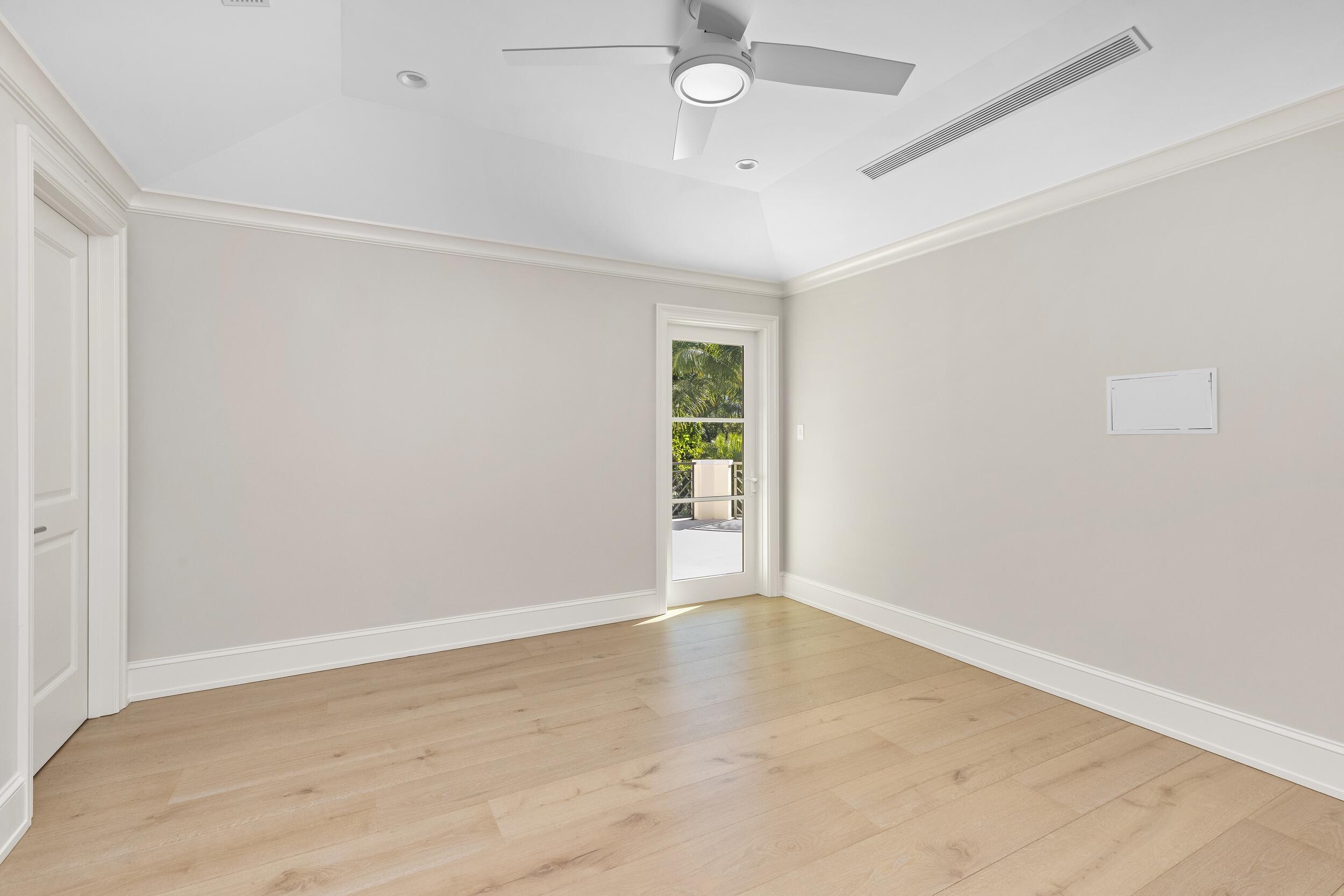 433 Antigua Lane, Palm Beach