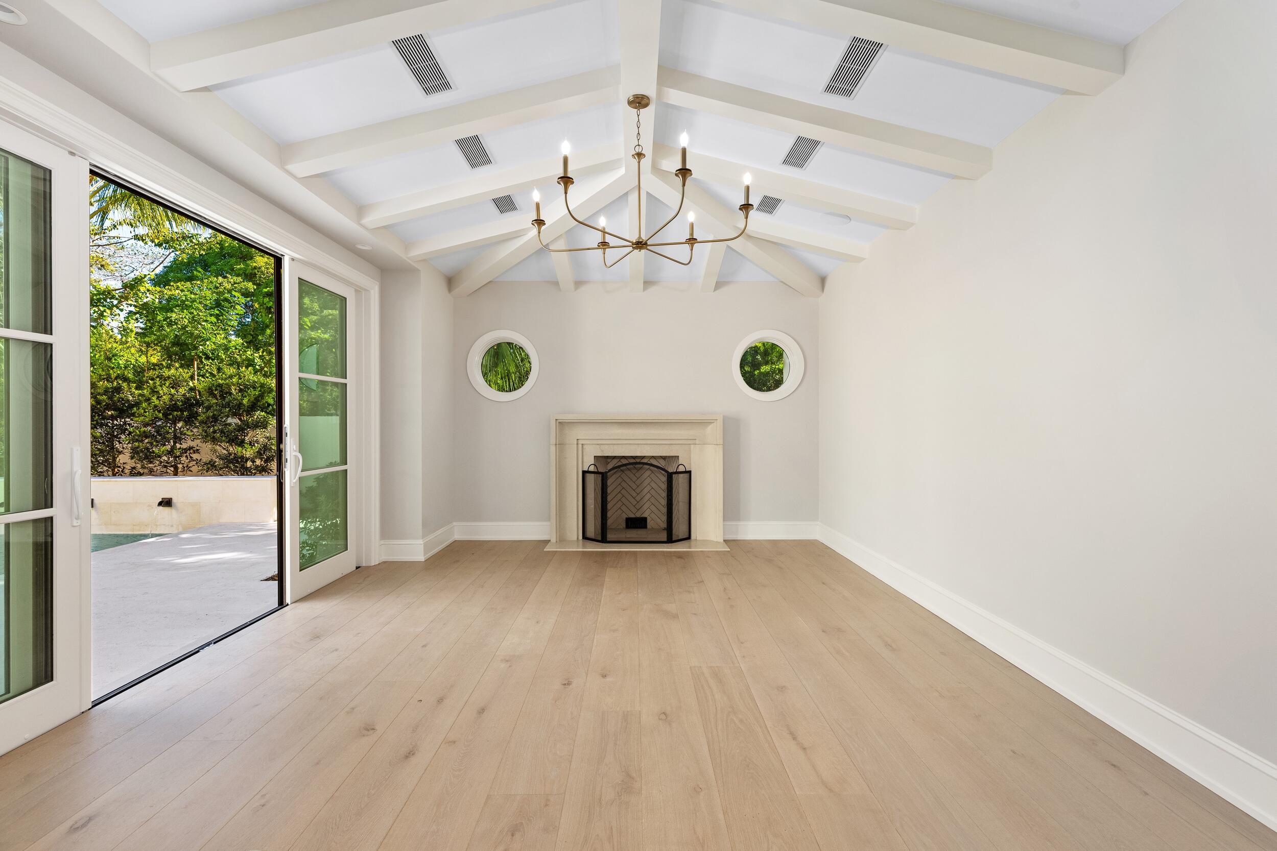 433 Antigua Lane, Palm Beach