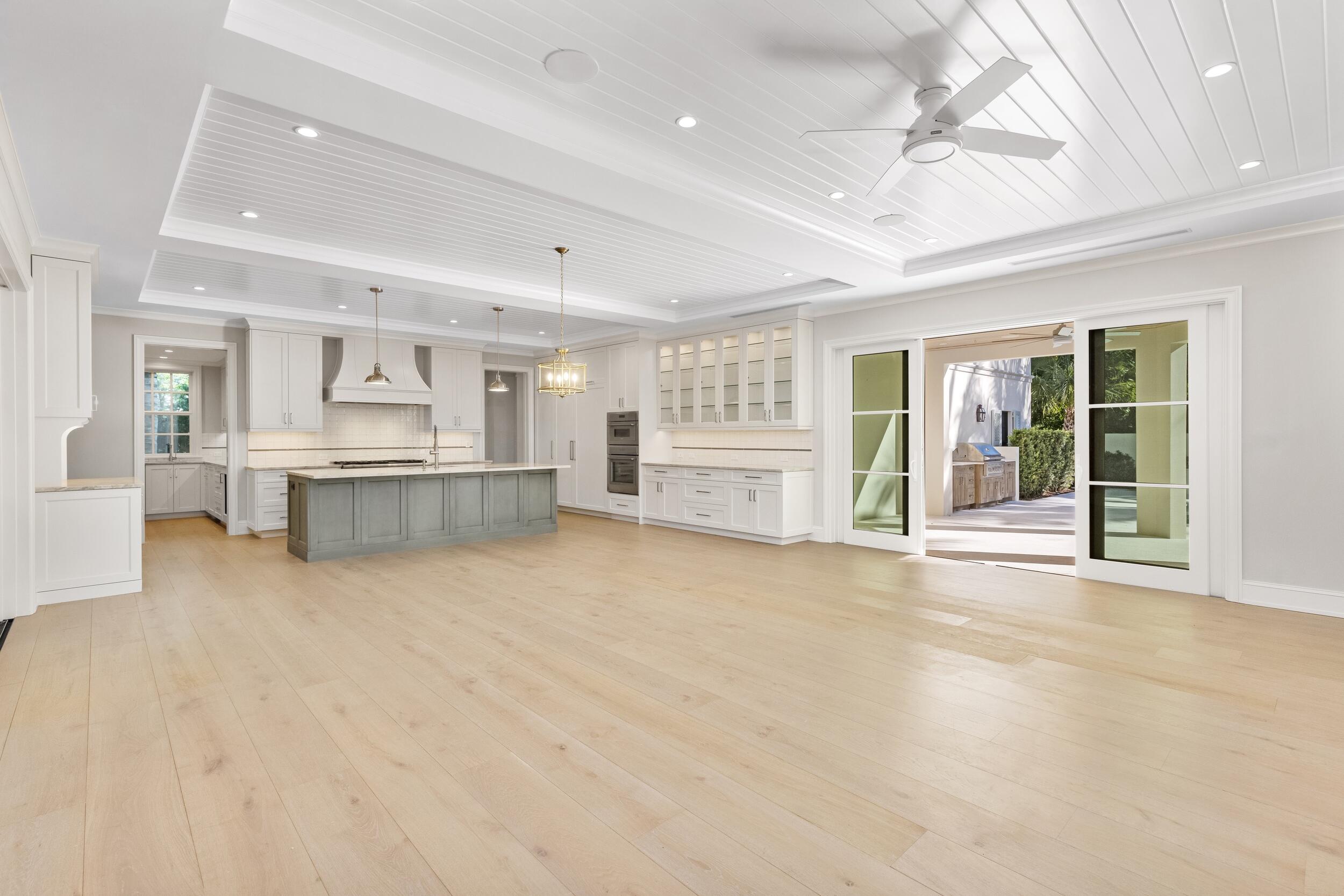 433 Antigua Lane, Palm Beach