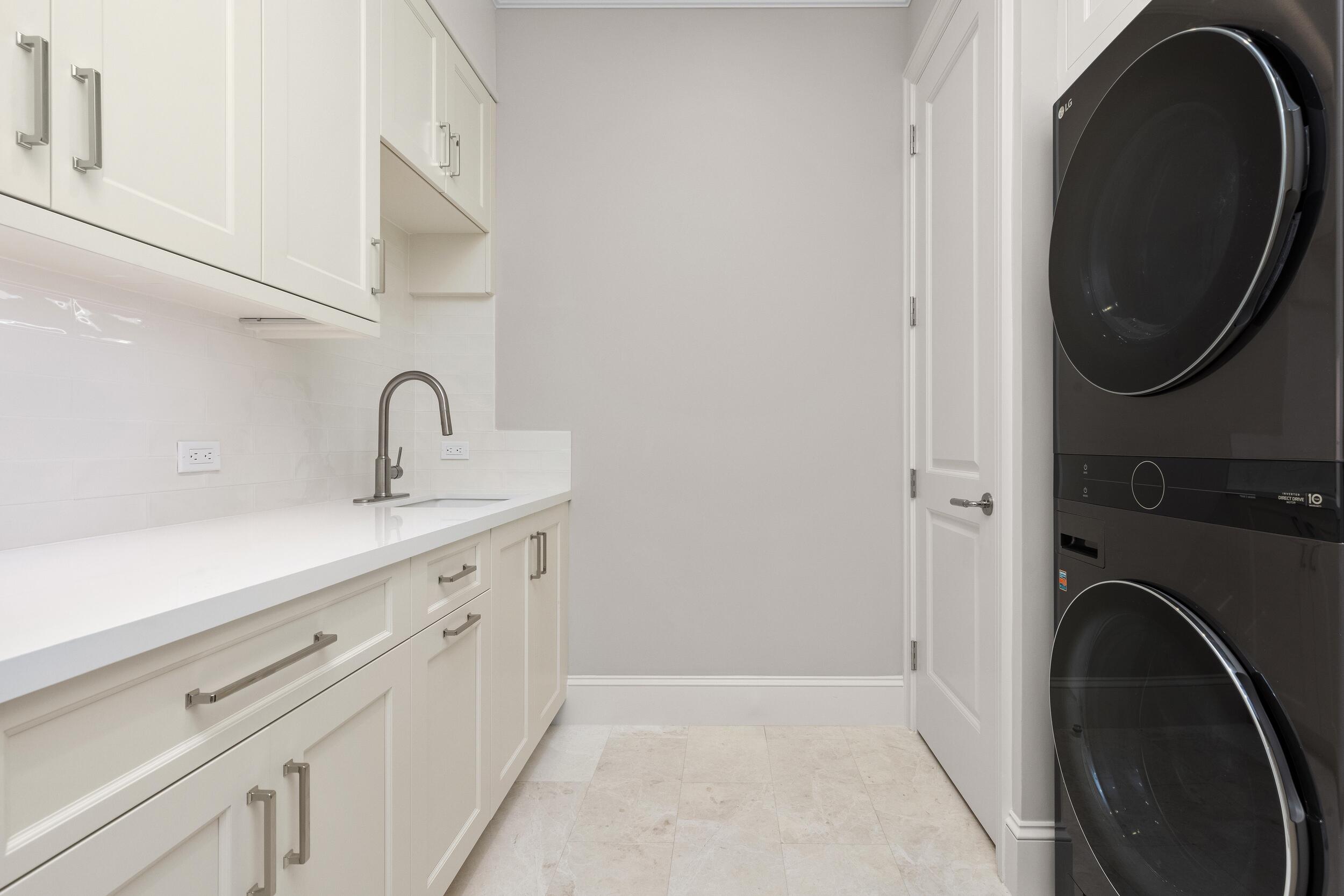 433 Antigua Lane, Palm Beach