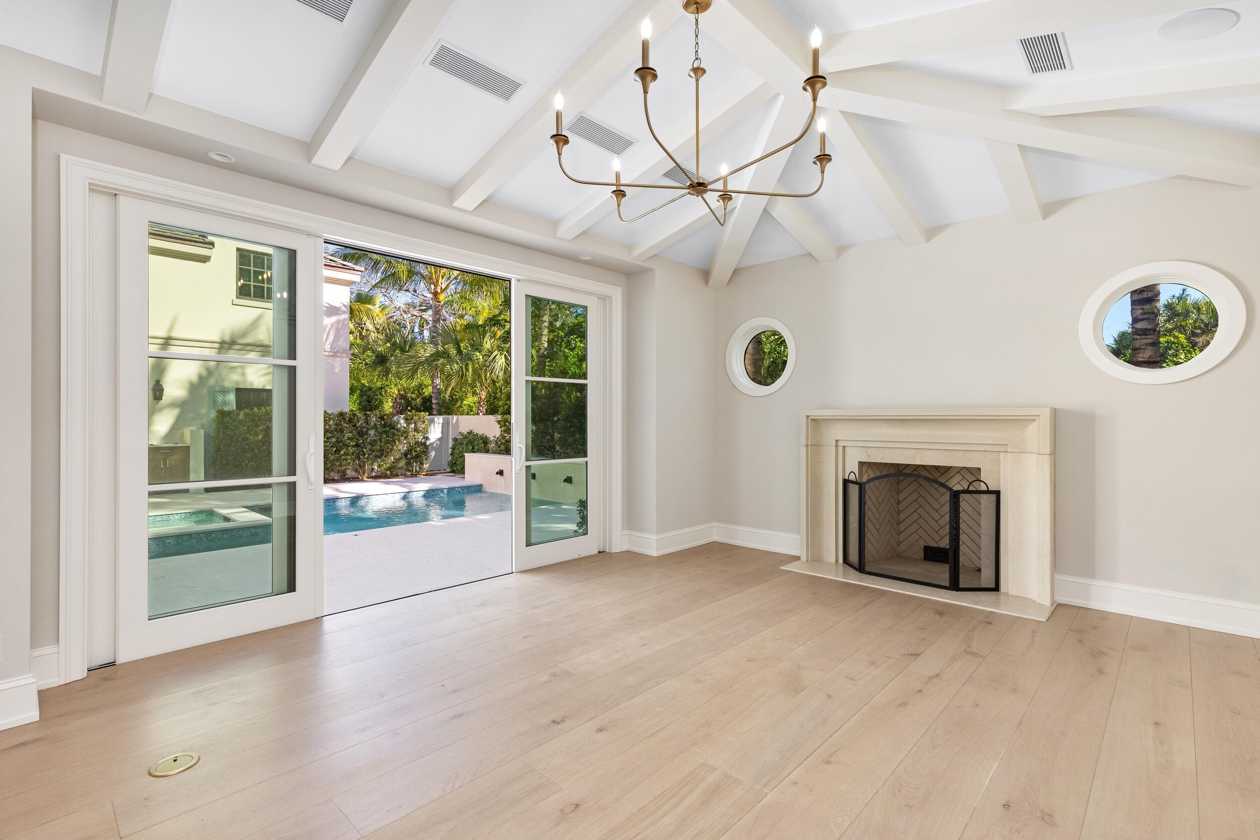 433 Antigua Lane, Palm Beach