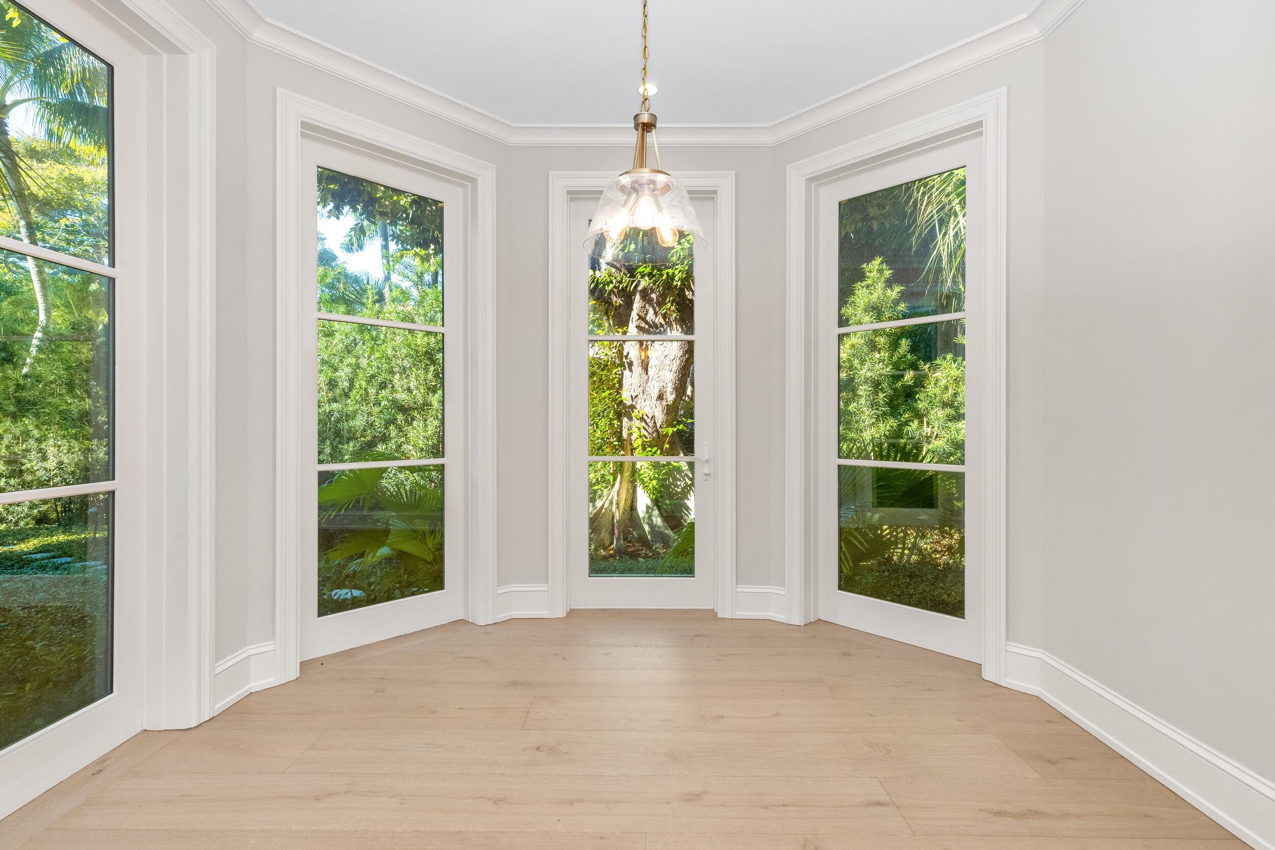 433 Antigua Lane, Palm Beach