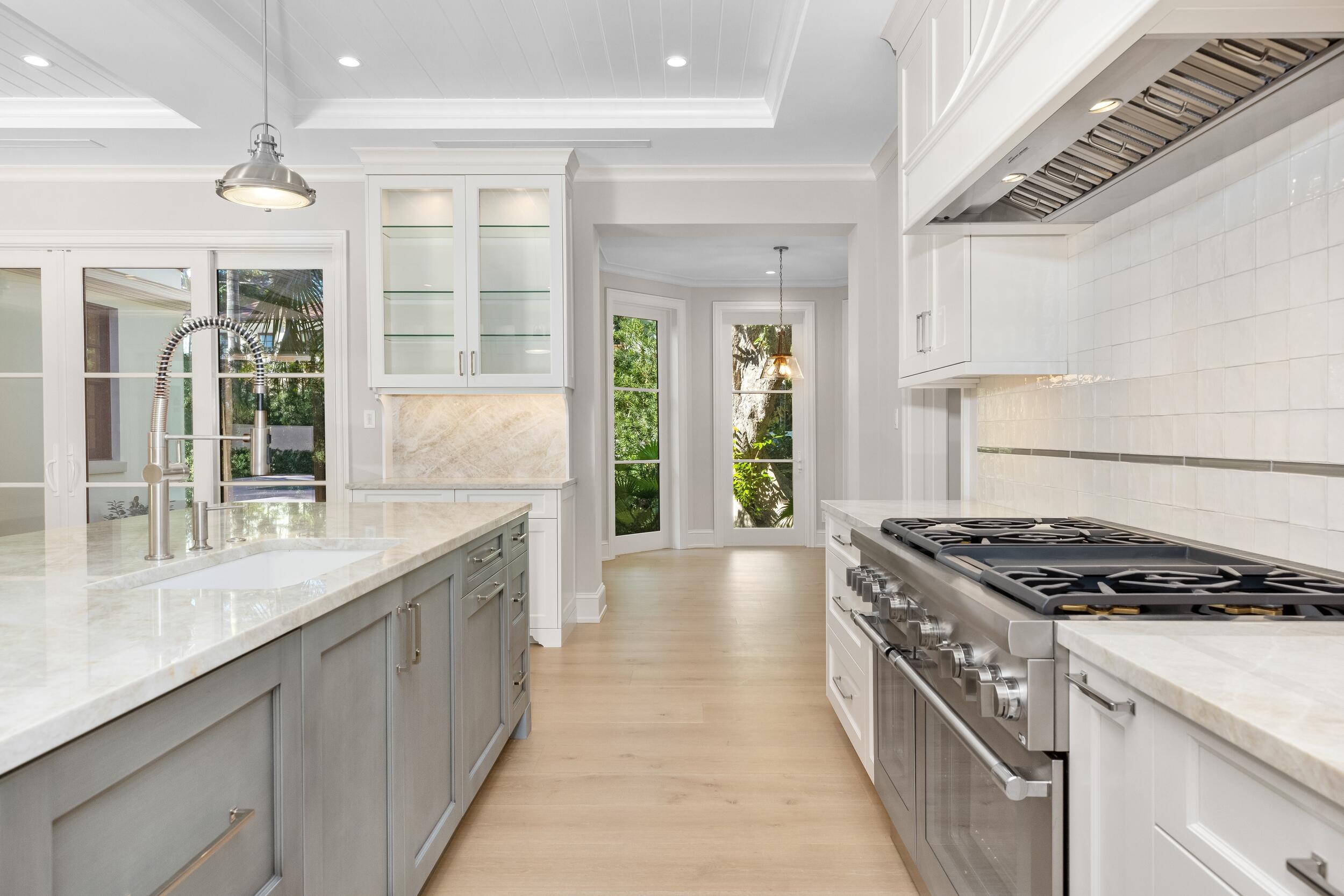 433 Antigua Lane, Palm Beach