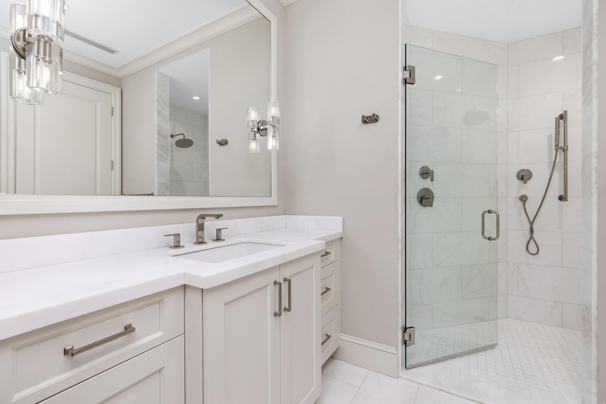 433 Antigua Lane, Palm Beach