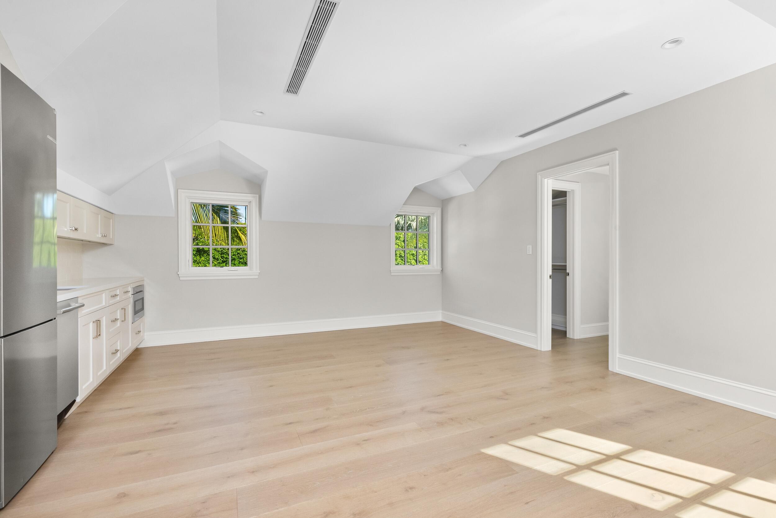 433 Antigua Lane, Palm Beach