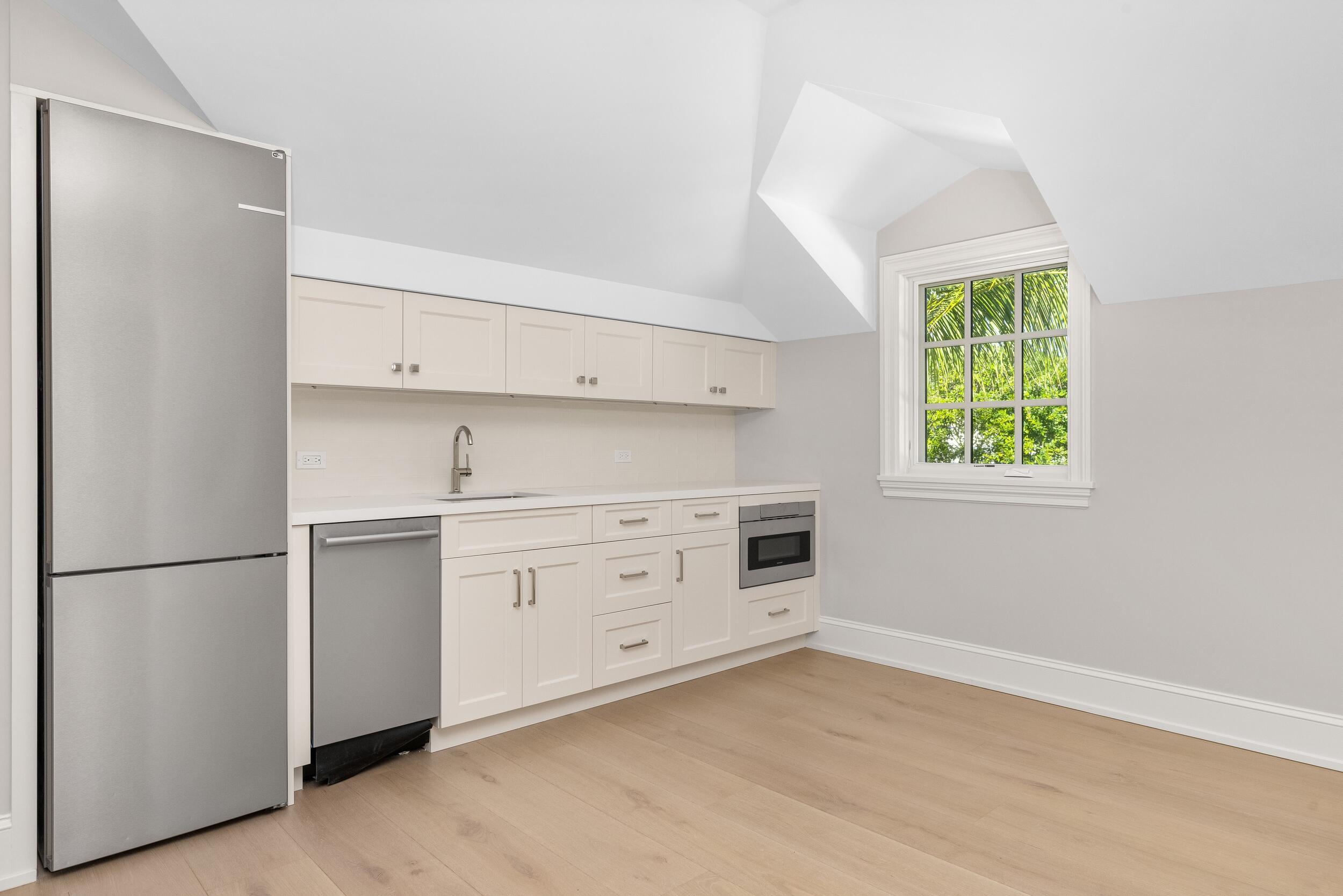 433 Antigua Lane, Palm Beach