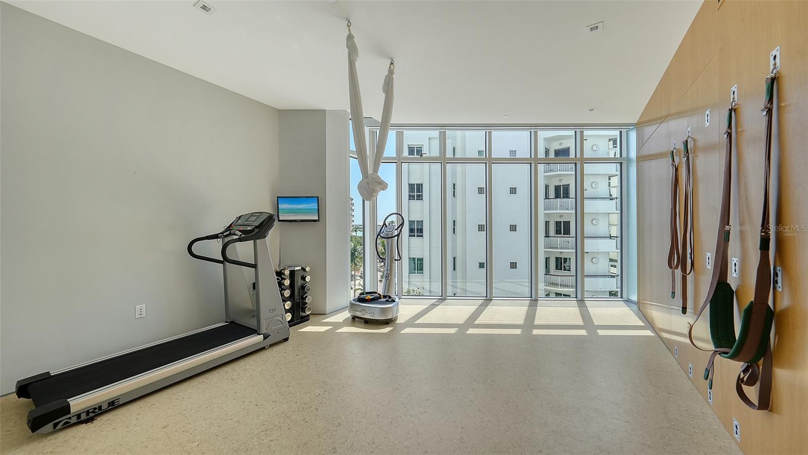 280 GOLDEN GATE PT #400