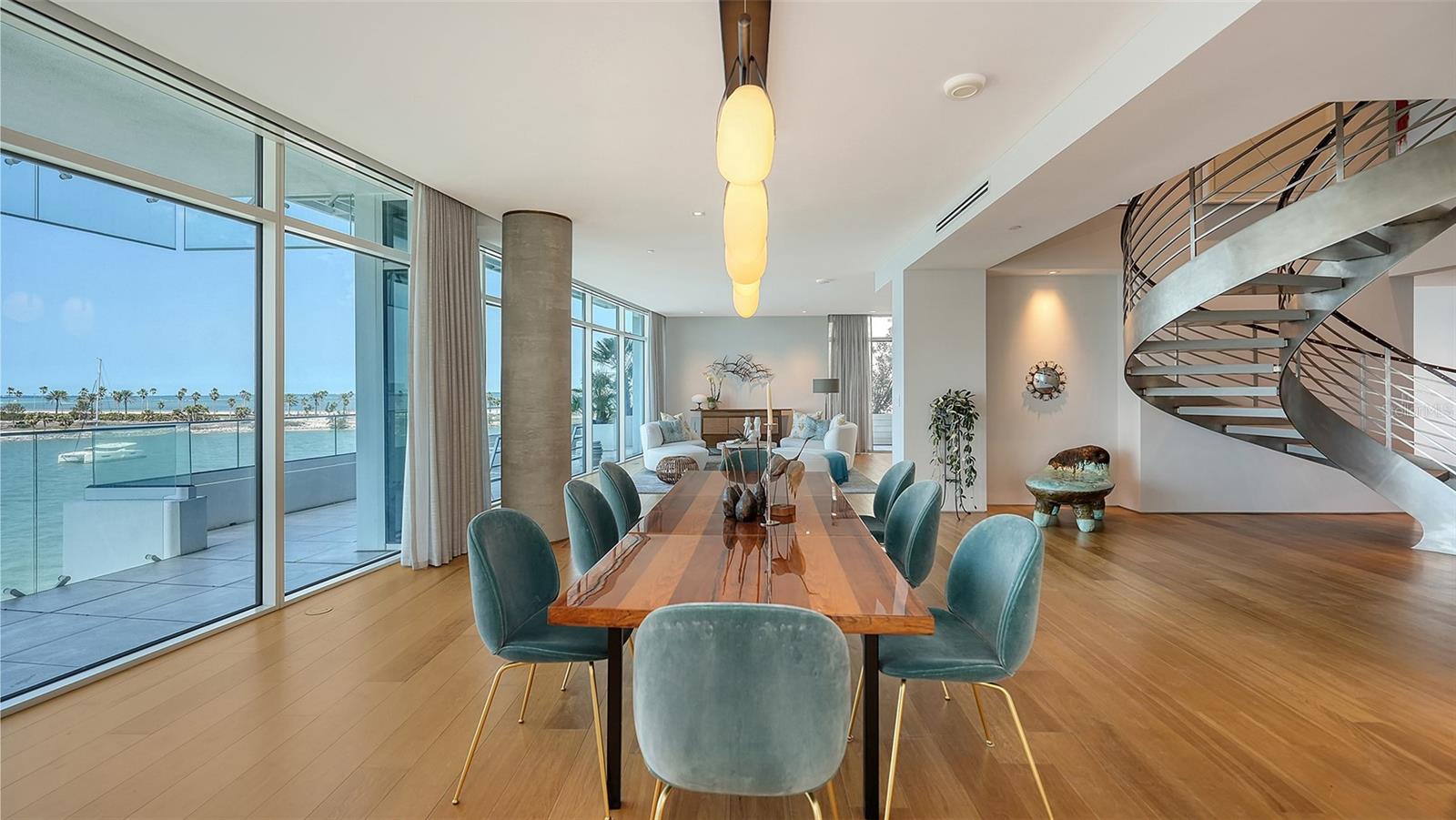 280 GOLDEN GATE PT #400
