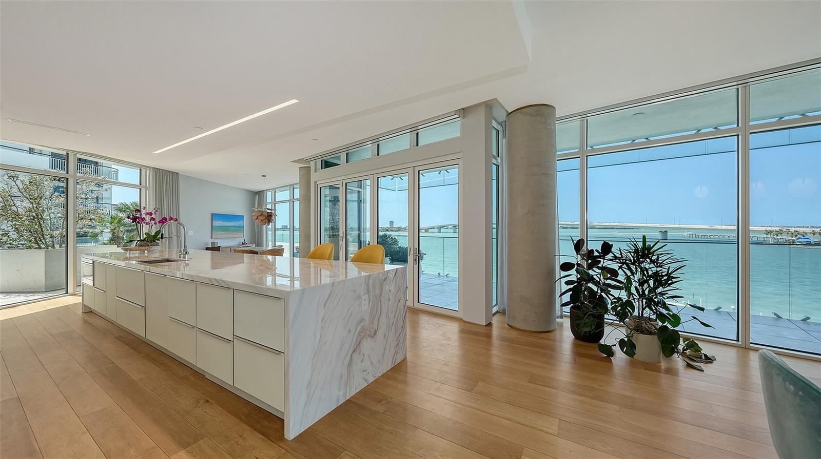 280 GOLDEN GATE PT #400