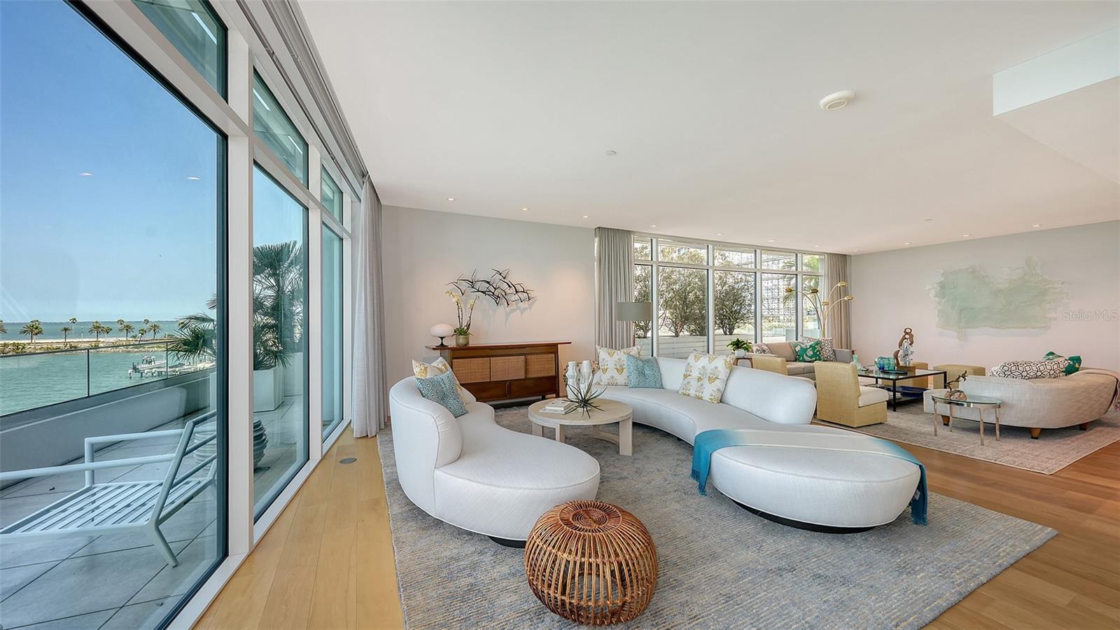 280 GOLDEN GATE PT #400