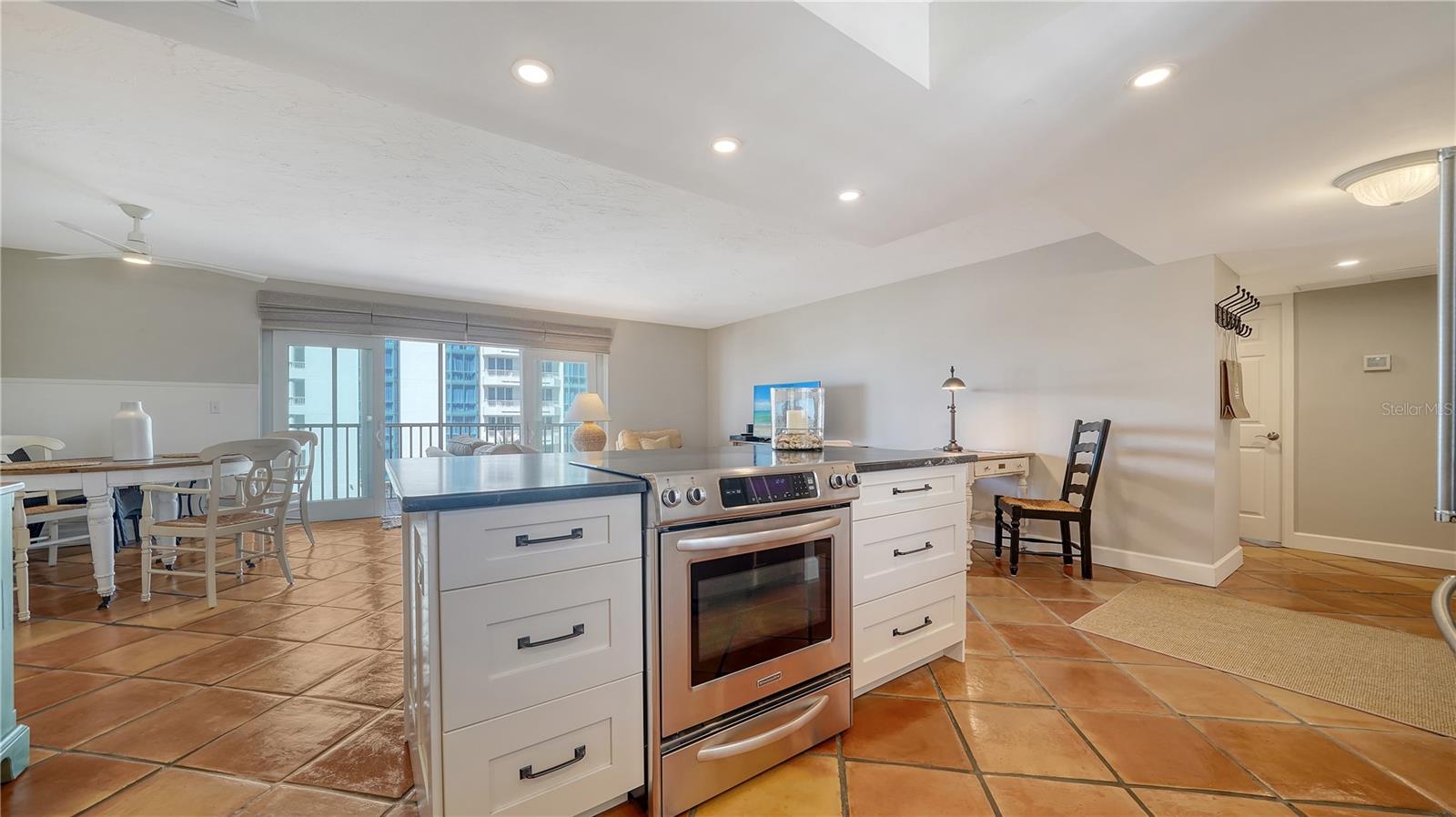 800 BENJAMIN FRANKLIN DR #406