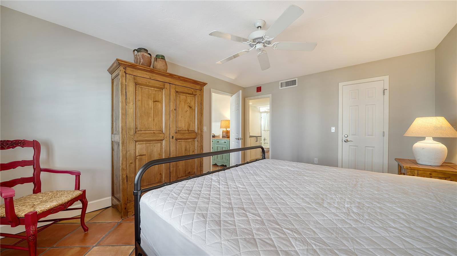 800 BENJAMIN FRANKLIN DR #406