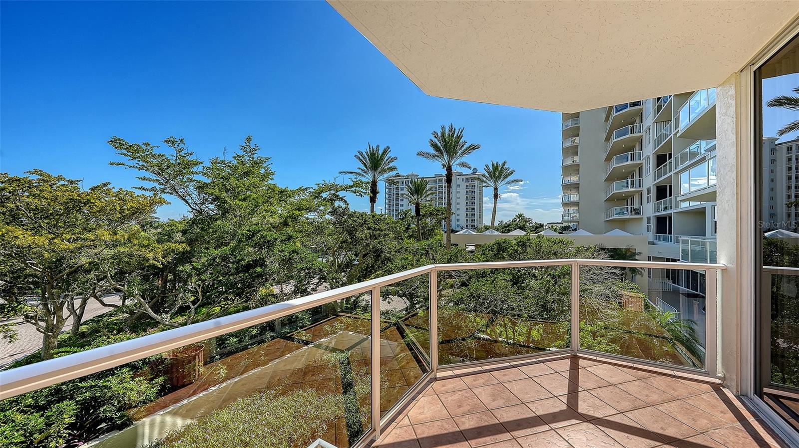 1800 BENJAMIN FRANKLIN DR #B207