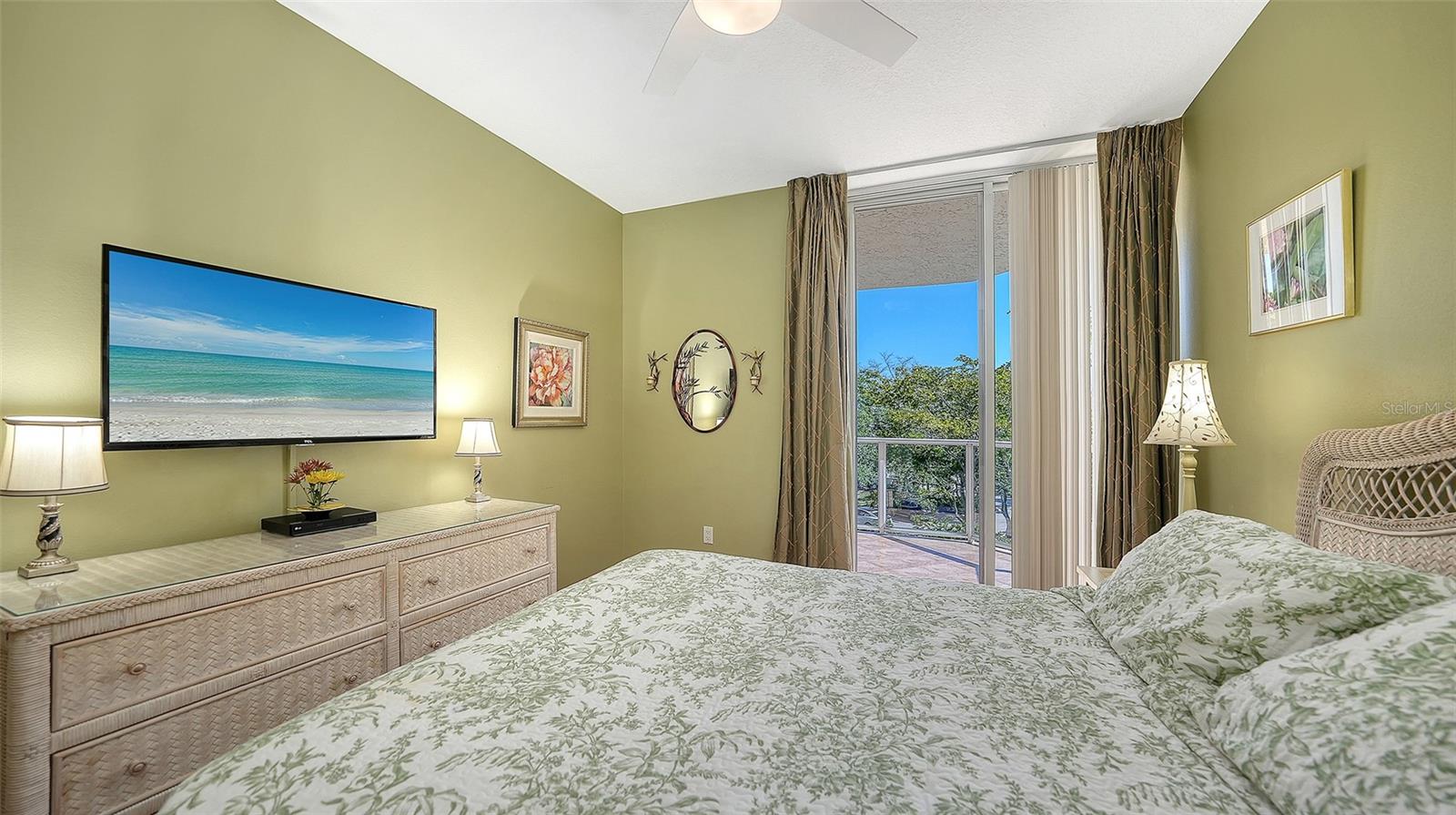 1800 BENJAMIN FRANKLIN DR #B207