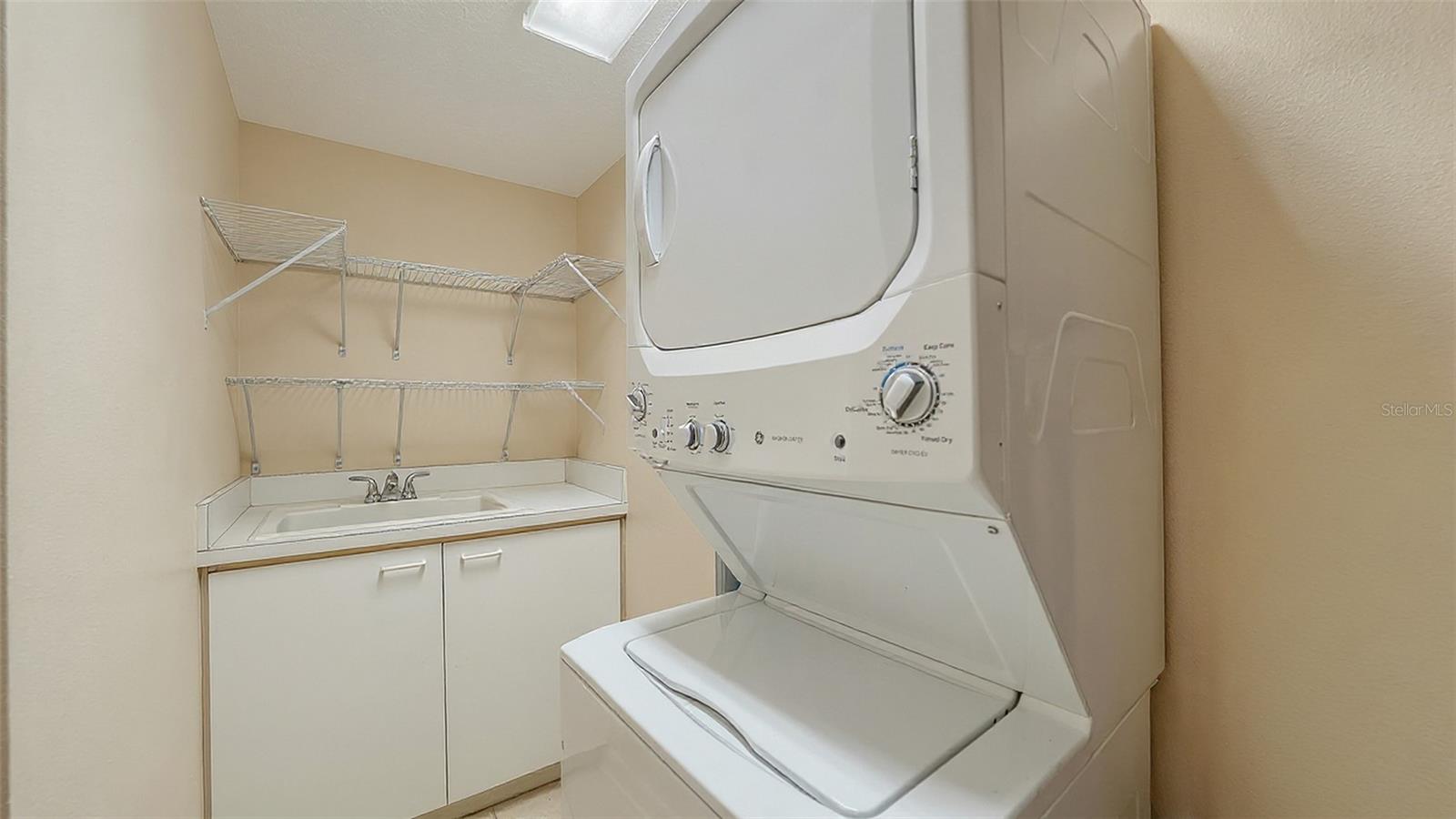 1800 BENJAMIN FRANKLIN DR #B207