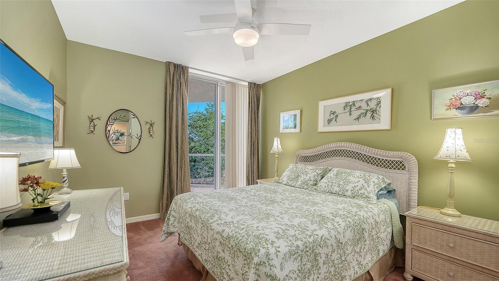 1800 BENJAMIN FRANKLIN DR #B207