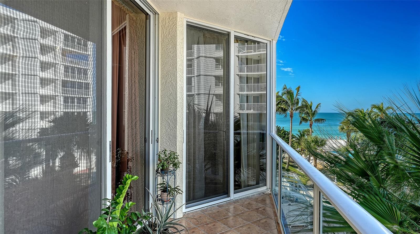 1800 BENJAMIN FRANKLIN DR #B207