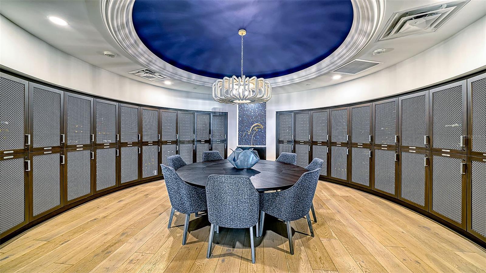 540 N TAMIAMI TRL #701