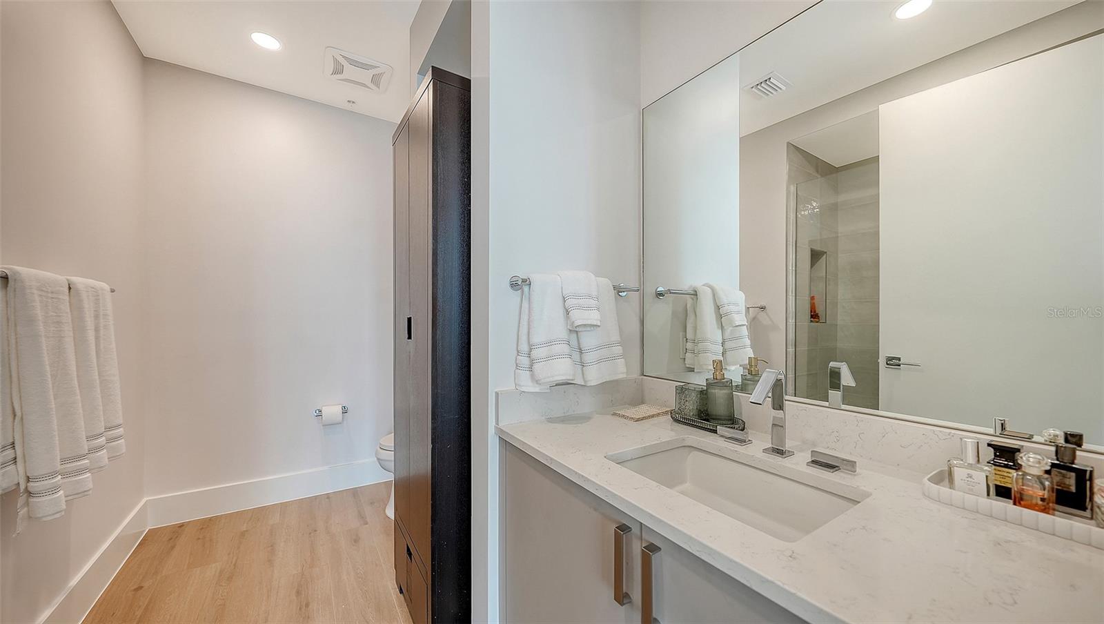 540 N TAMIAMI TRL #701