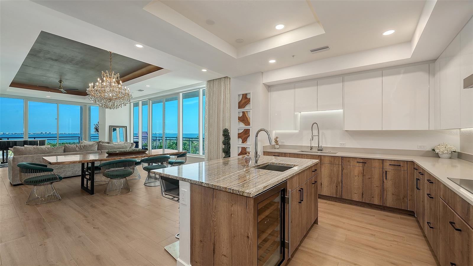 540 N TAMIAMI TRL #701