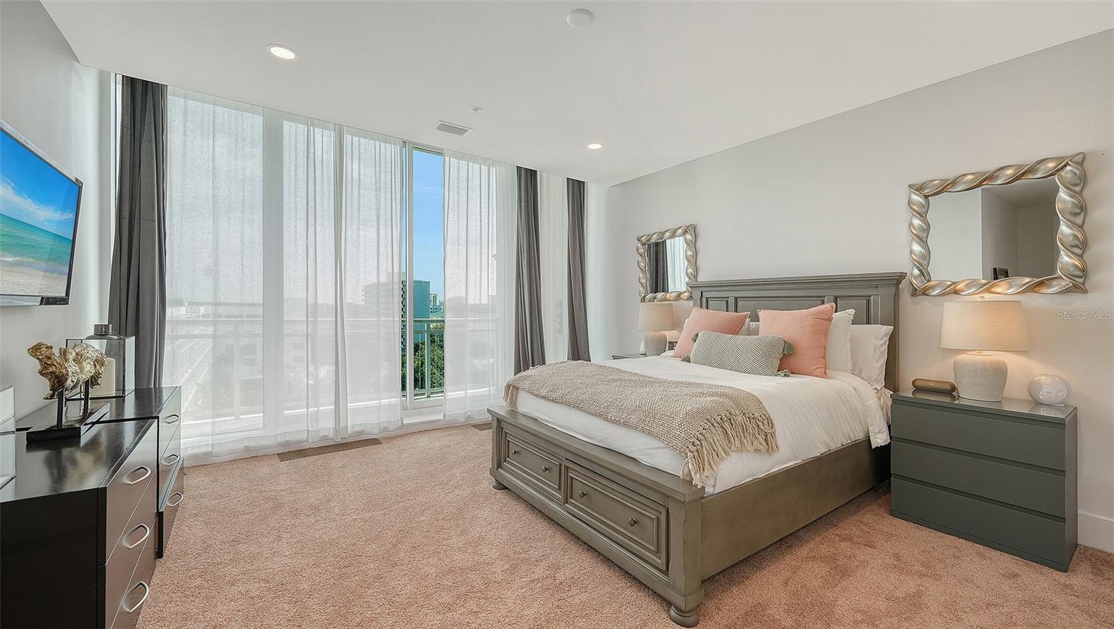 540 N TAMIAMI TRL #701