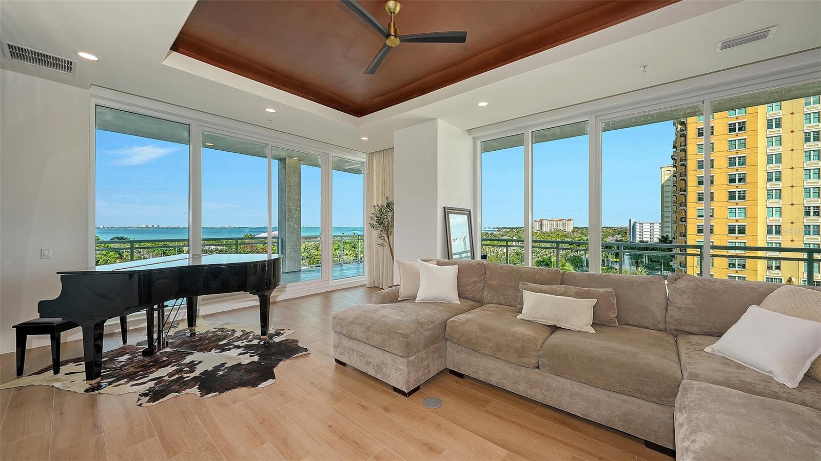 540 N TAMIAMI TRL #701