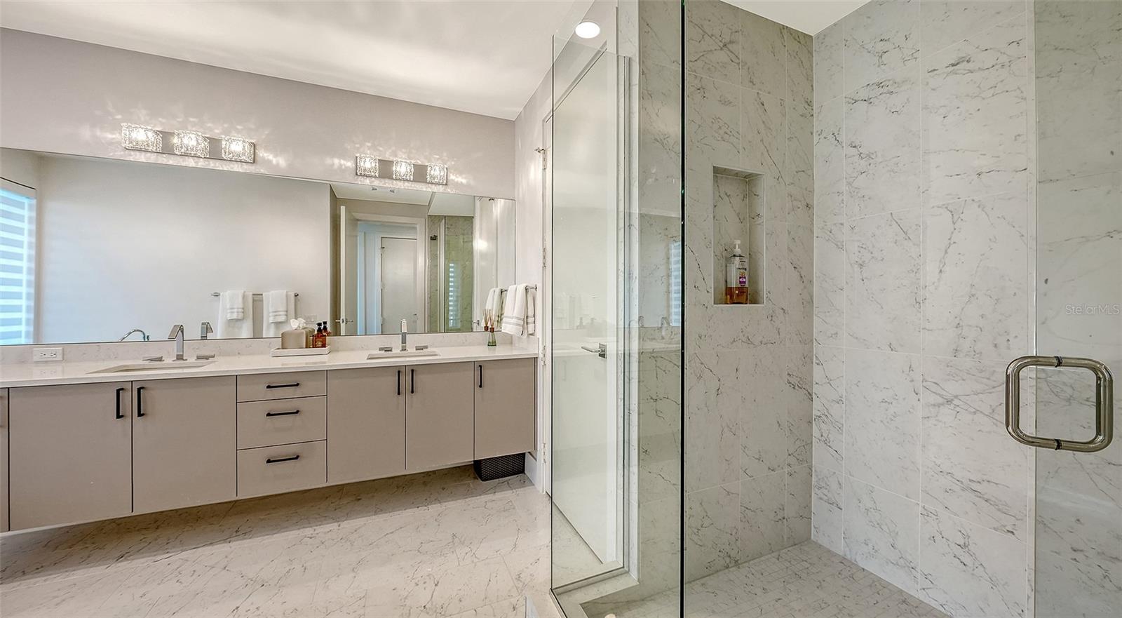 540 N TAMIAMI TRL #701