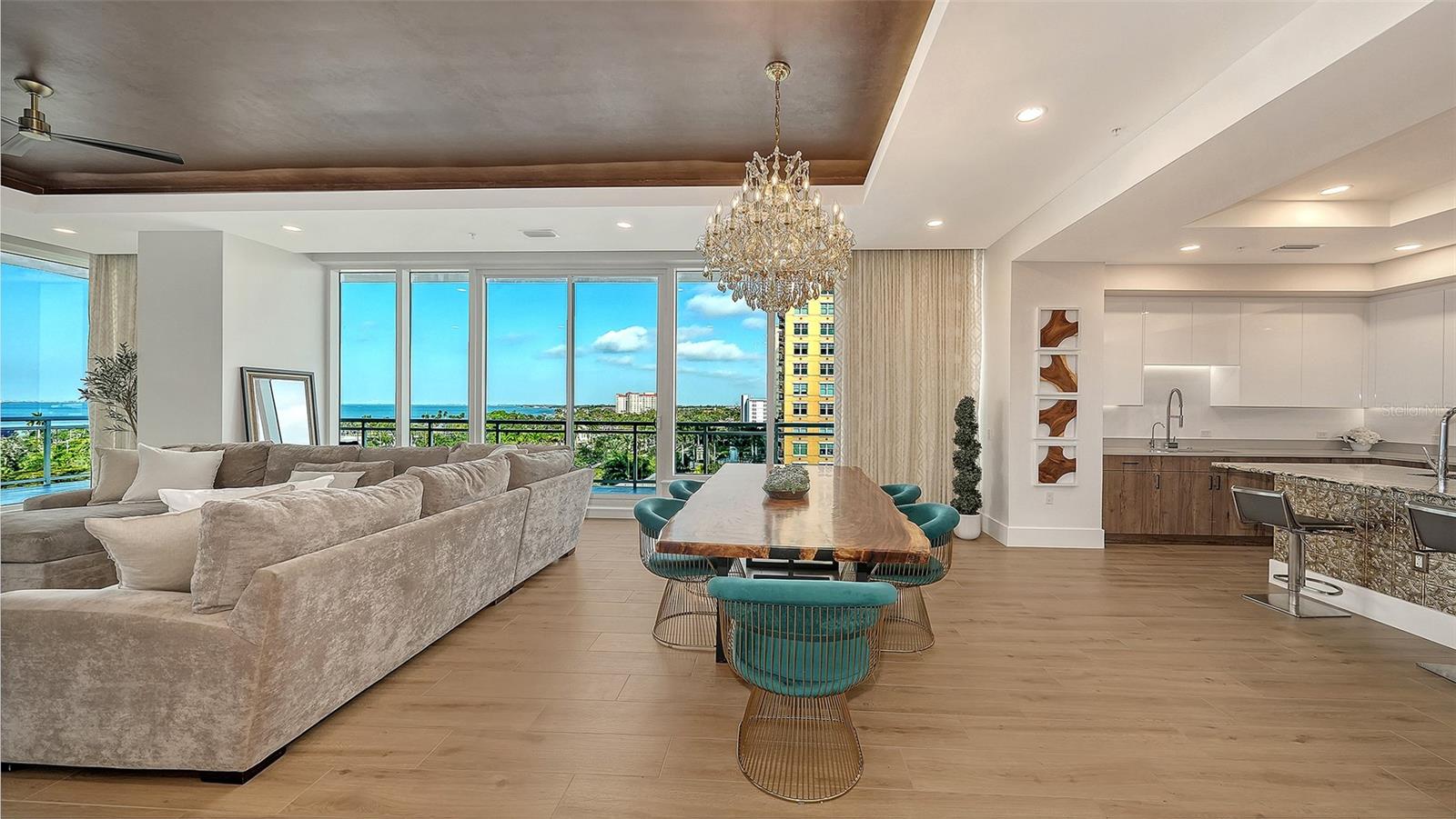 540 N TAMIAMI TRL #701