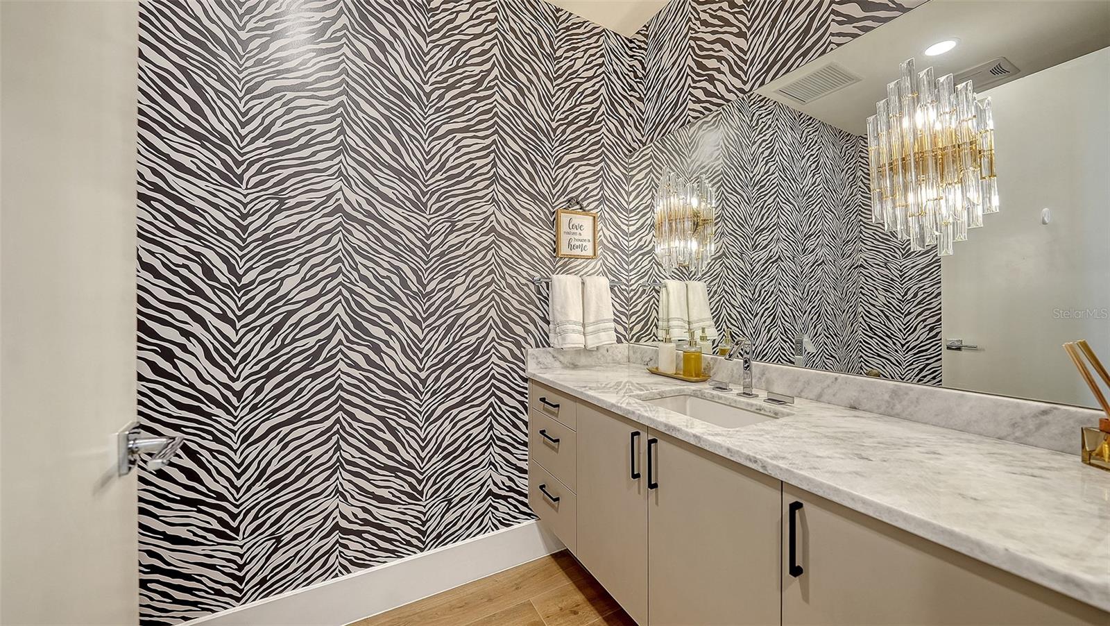 540 N TAMIAMI TRL #701