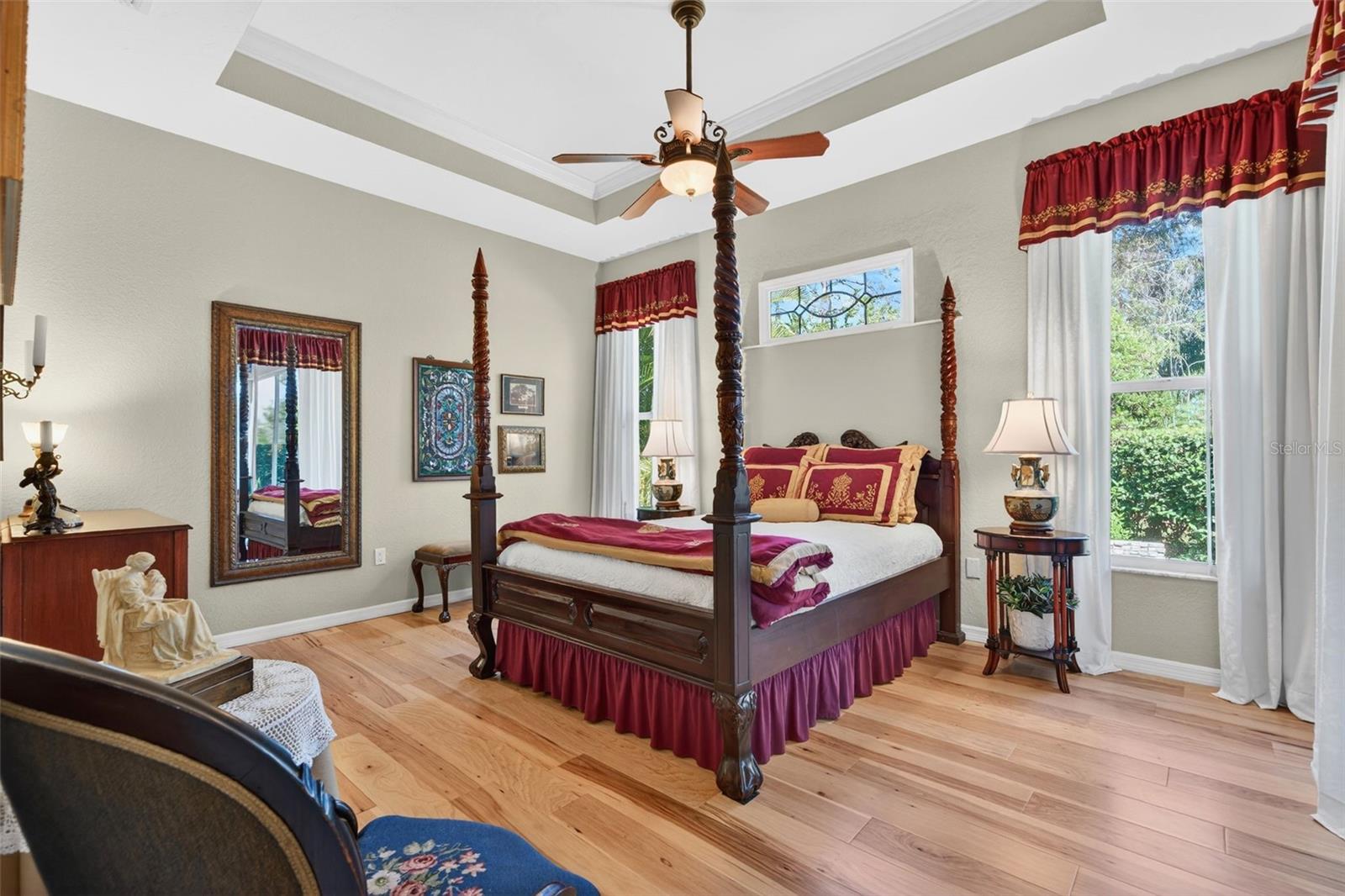 8023 DESOTO WOODS DR