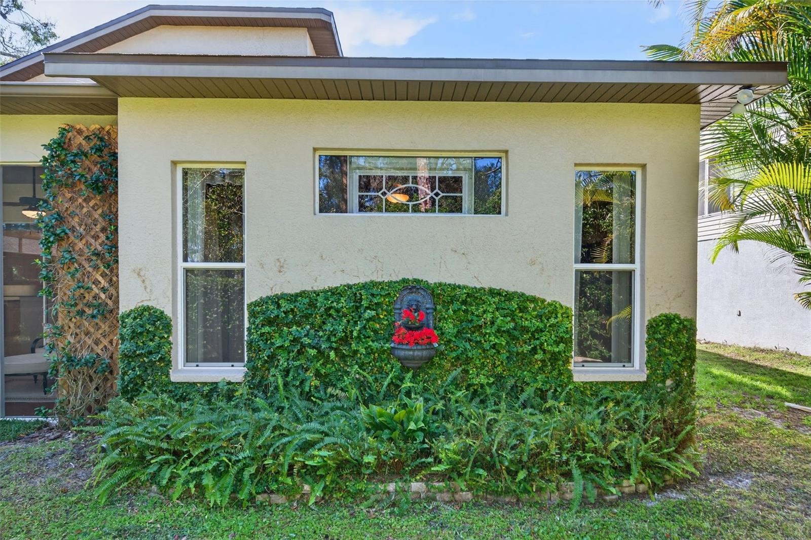 8023 DESOTO WOODS DR