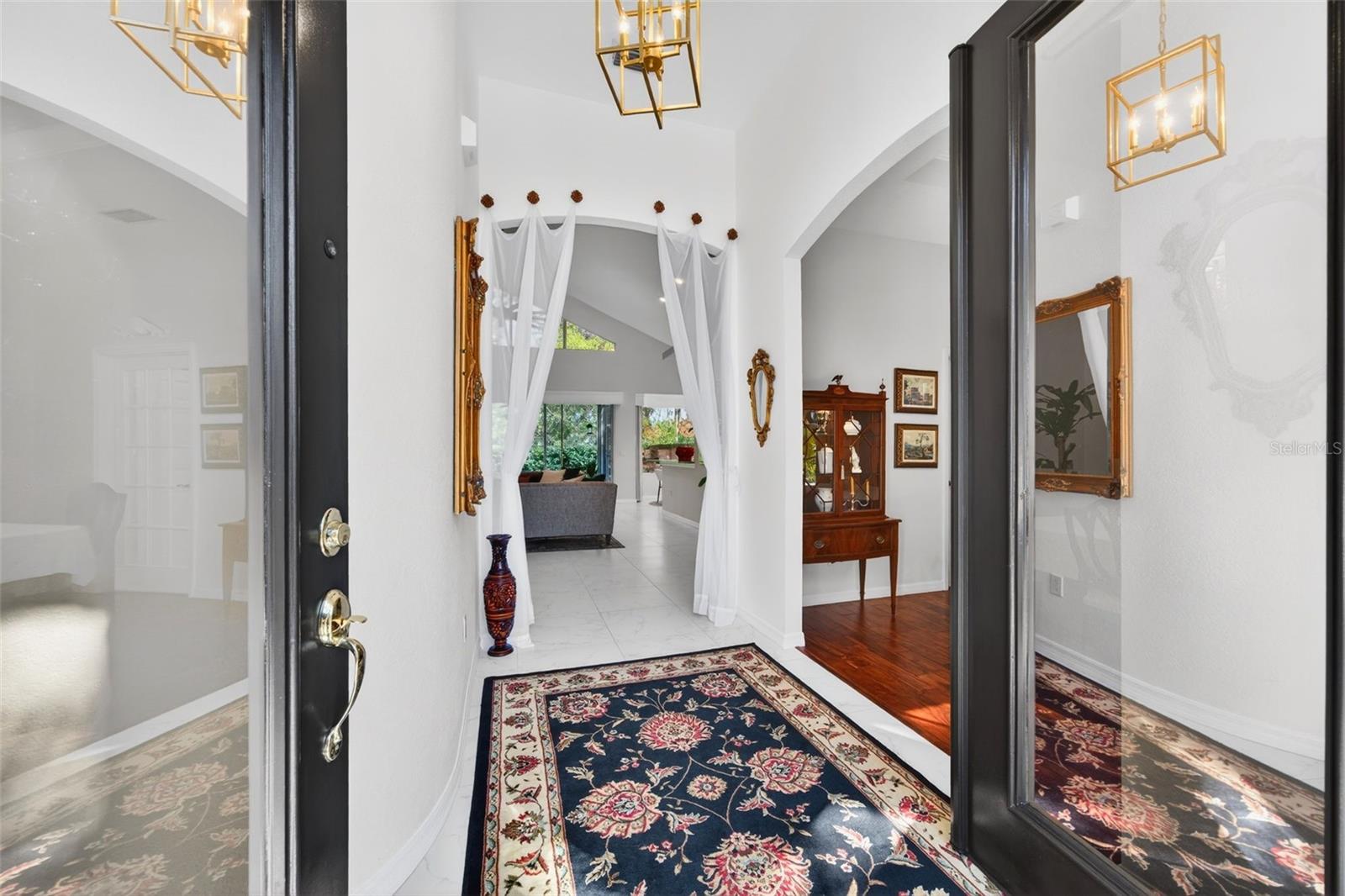 8023 DESOTO WOODS DR