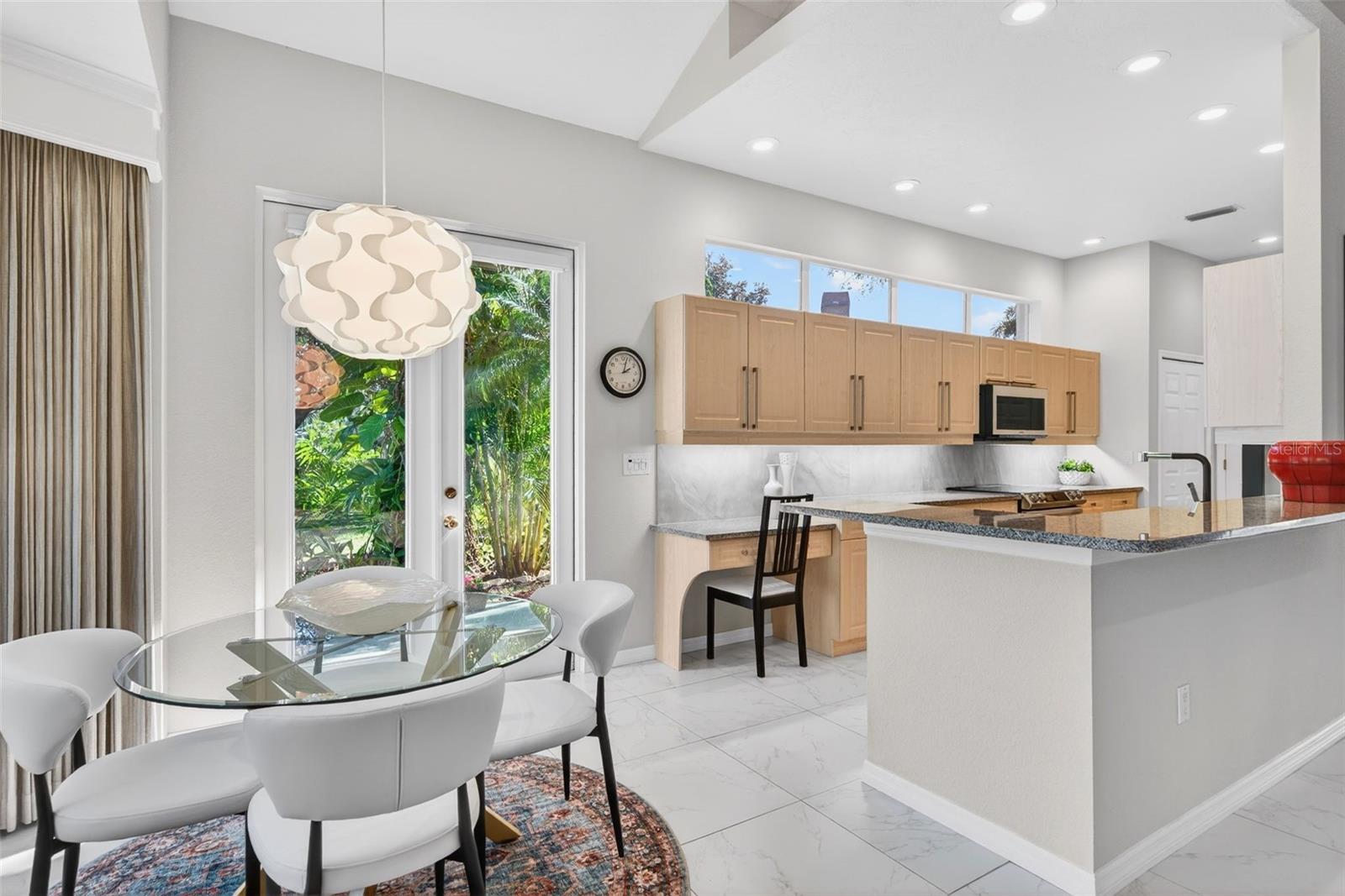 8023 DESOTO WOODS DR