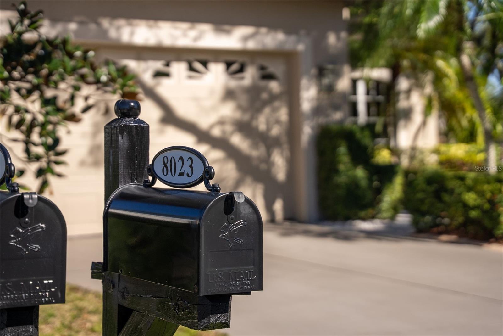 8023 DESOTO WOODS DR