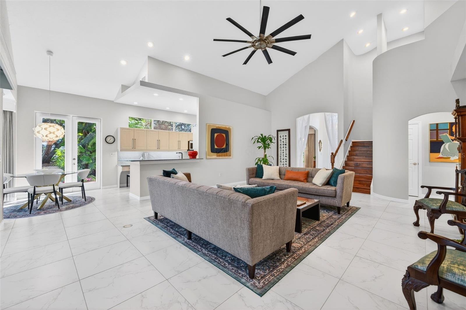 8023 DESOTO WOODS DR