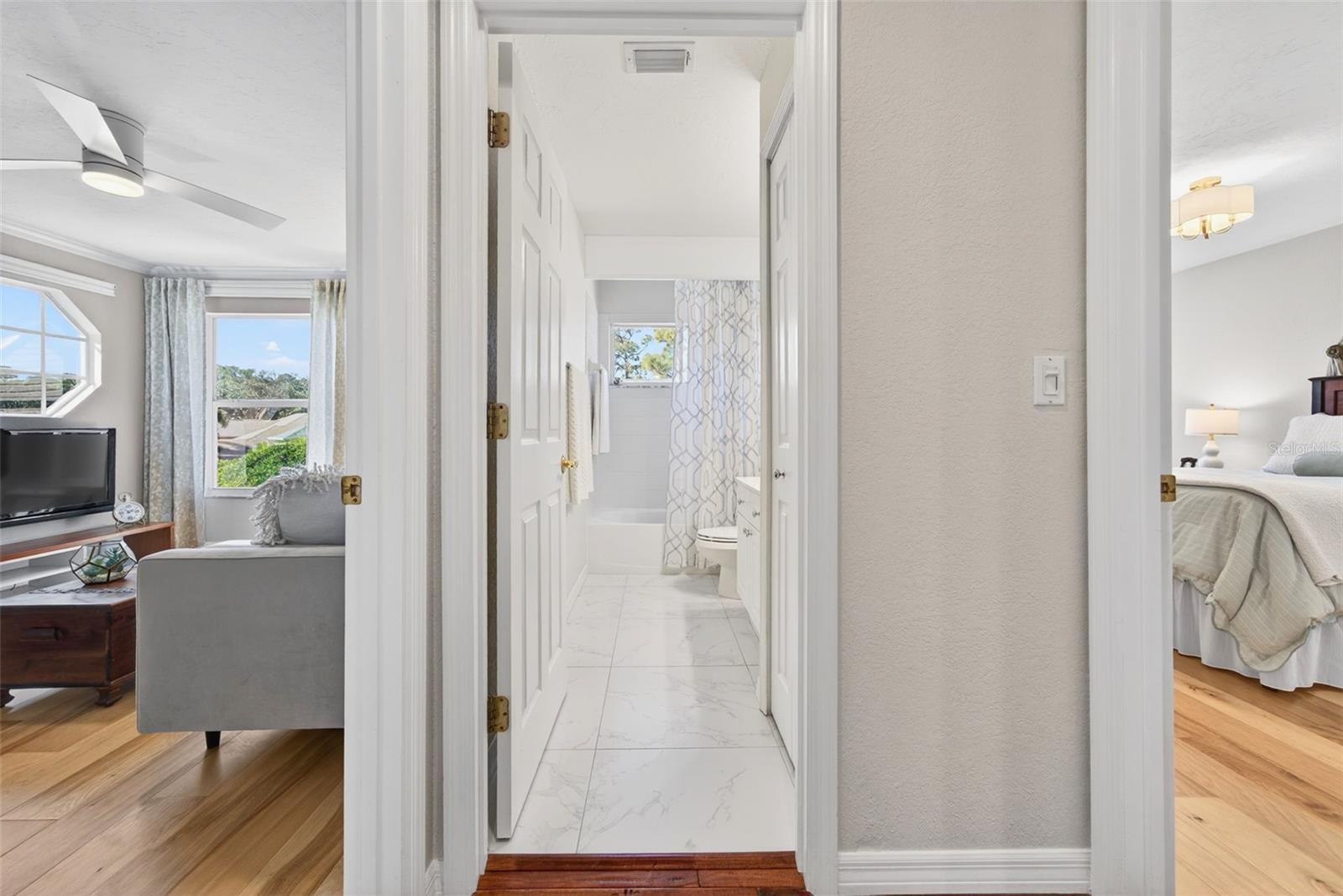 8023 DESOTO WOODS DR