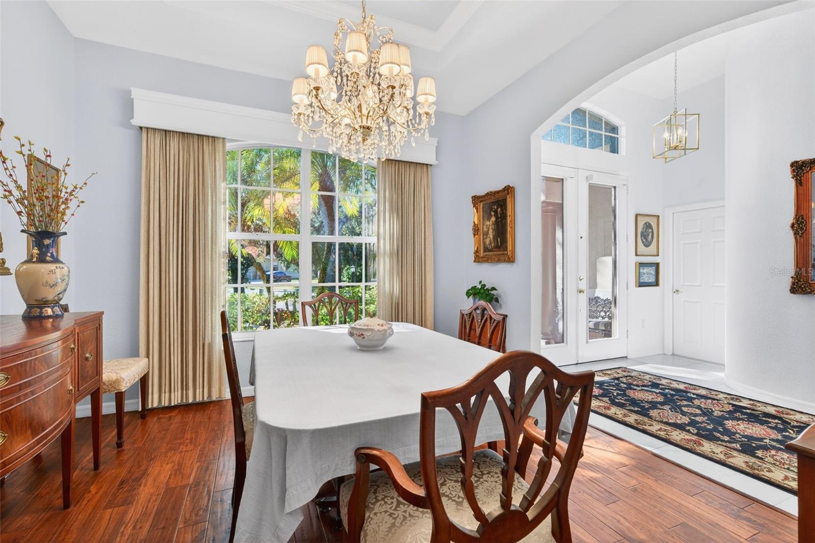 8023 DESOTO WOODS DR