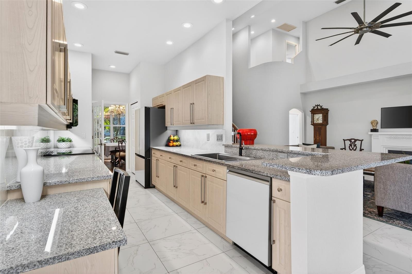 8023 DESOTO WOODS DR